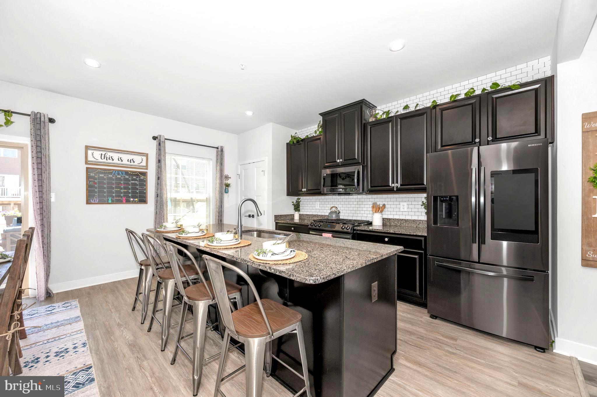 LAKE LINGANORE - Residential
