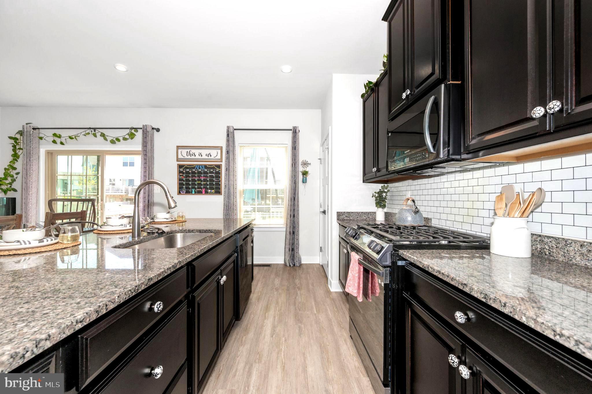 LAKE LINGANORE - Residential