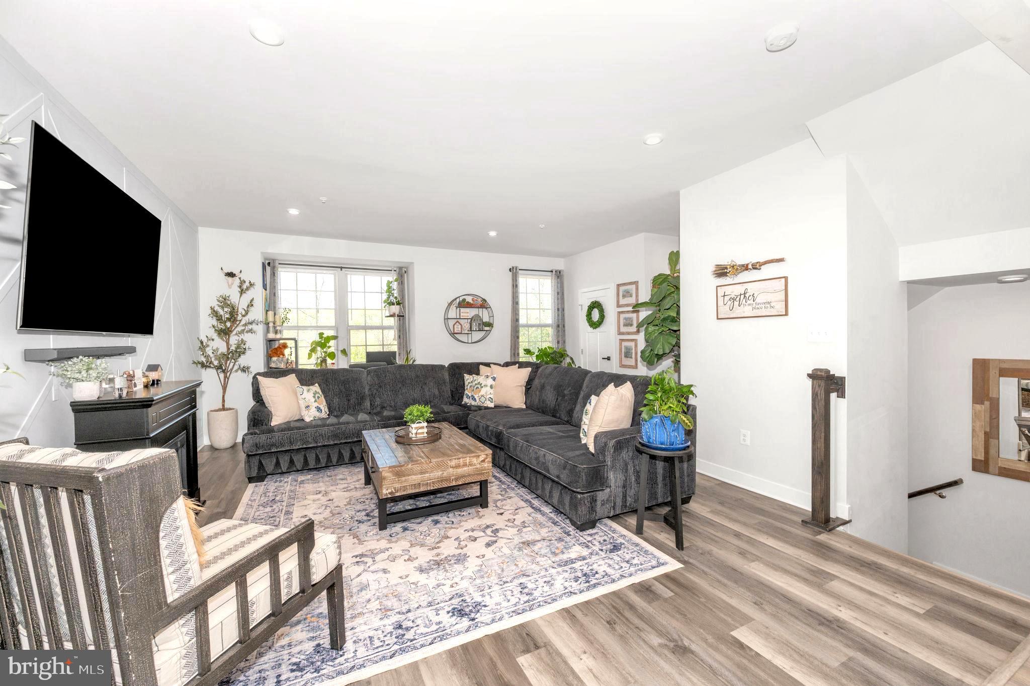 LAKE LINGANORE - Residential