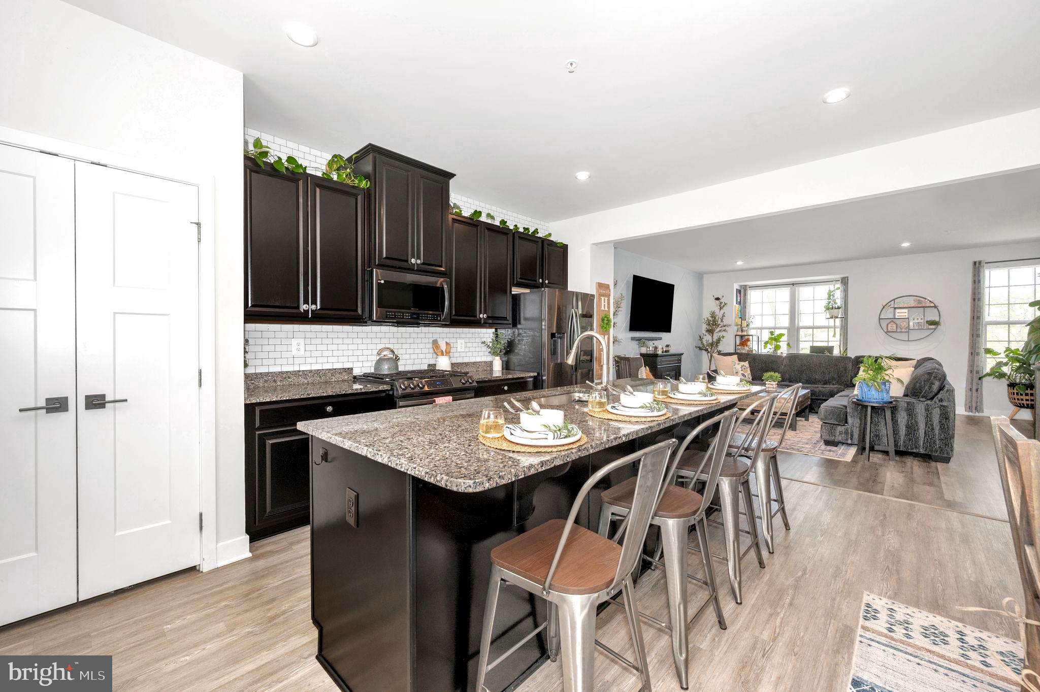 LAKE LINGANORE - Residential