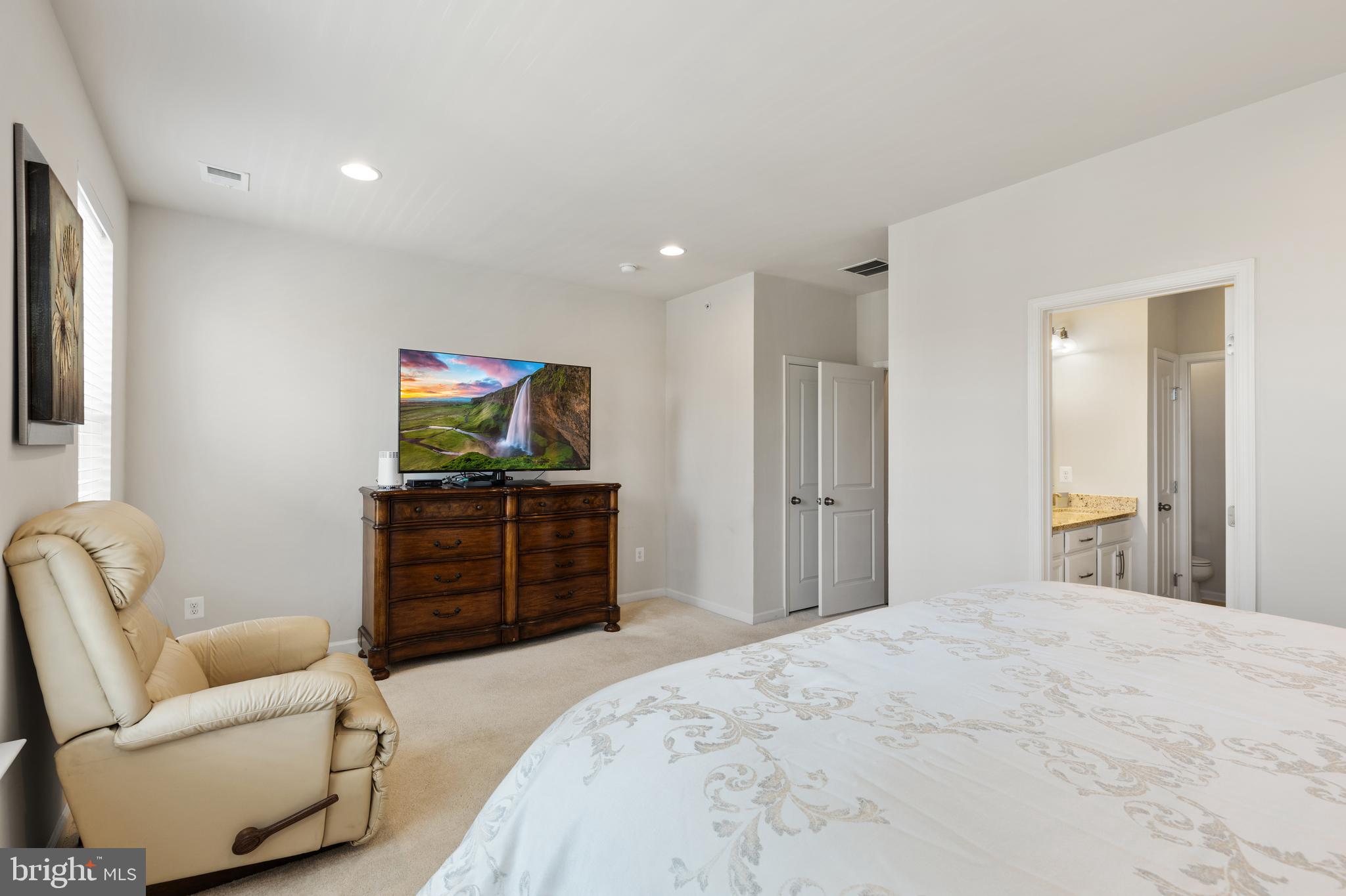 POTOMAC OVERLOOK AT NATIONAL HARBOR - Residential