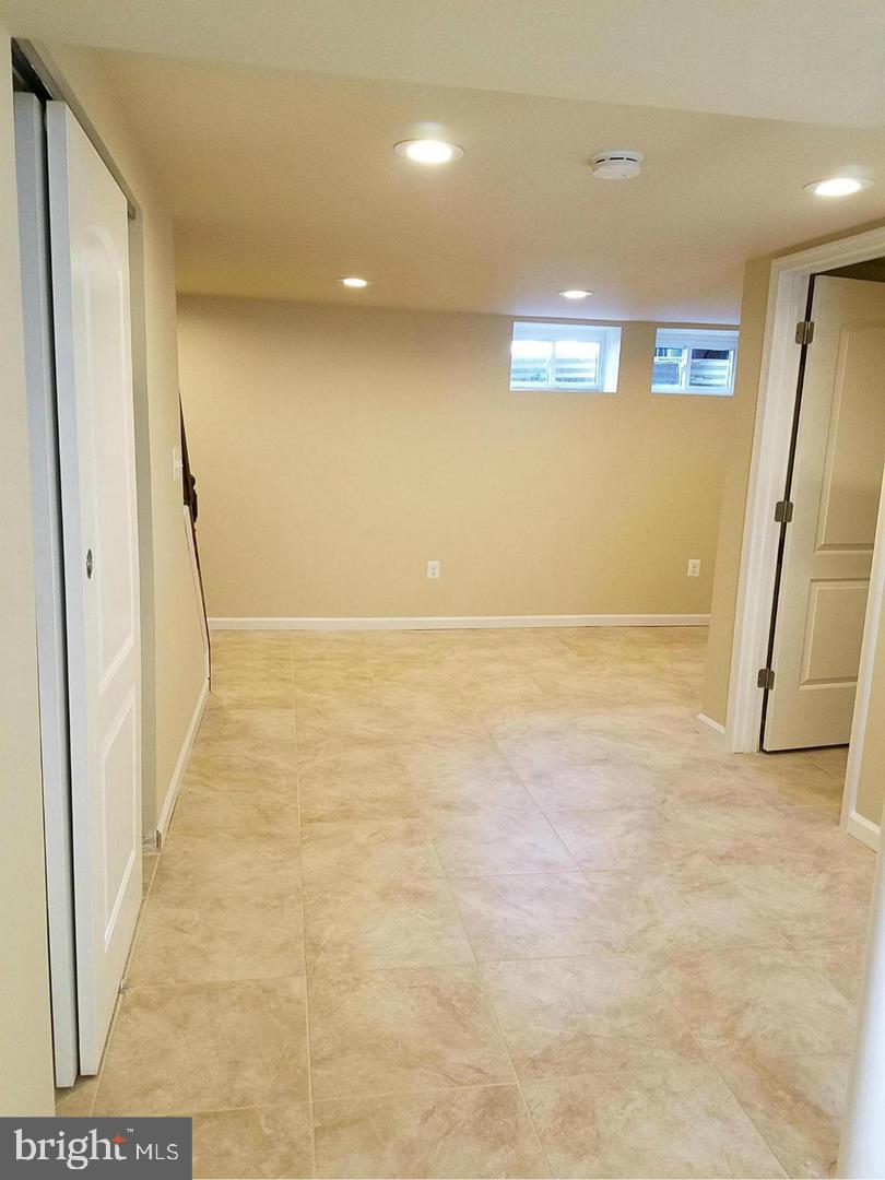 ANDOVER HEIGHTS - Residential Lease
