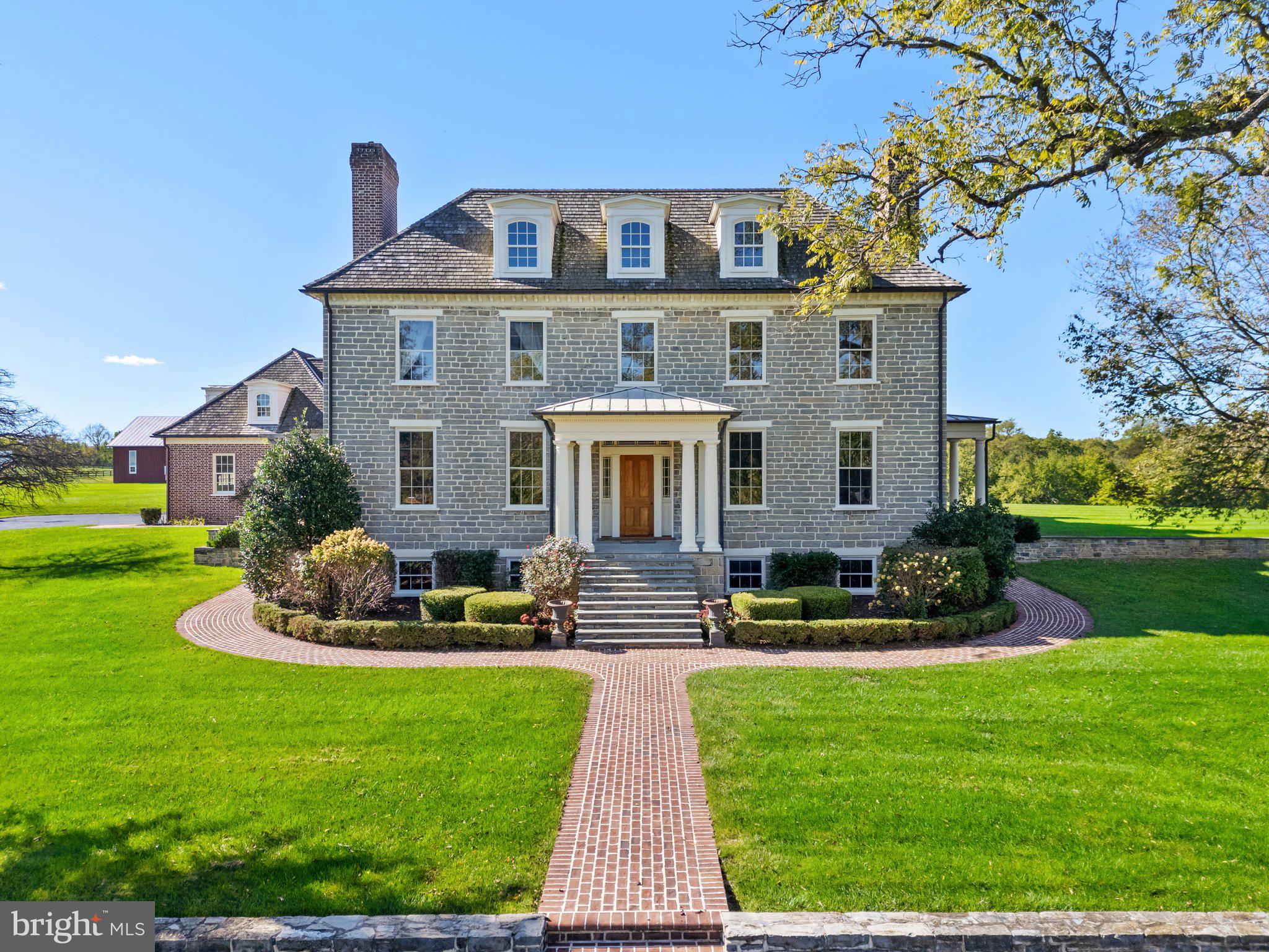 RUSSELL - Residential