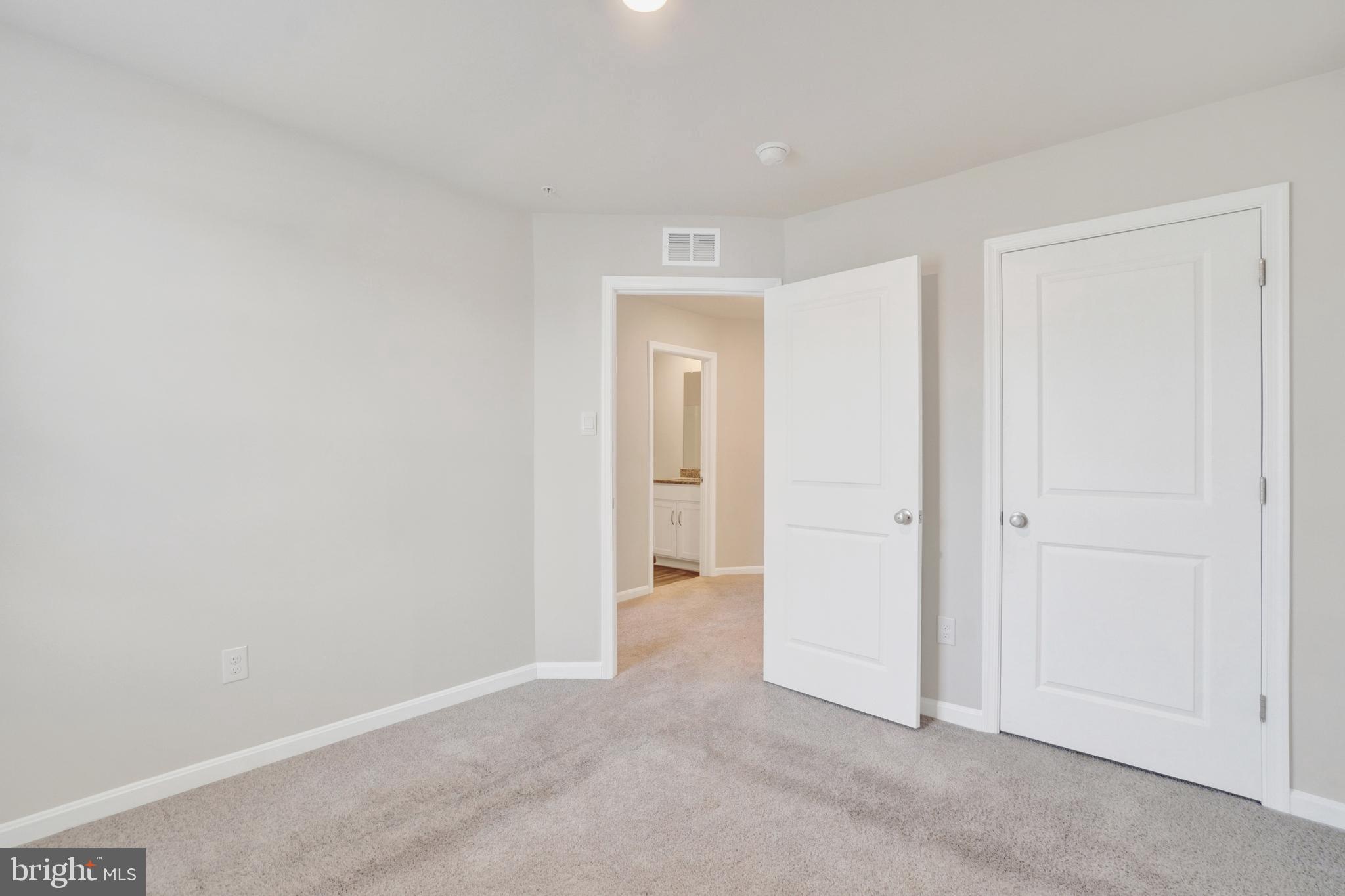 LOCUST RUN - Residential