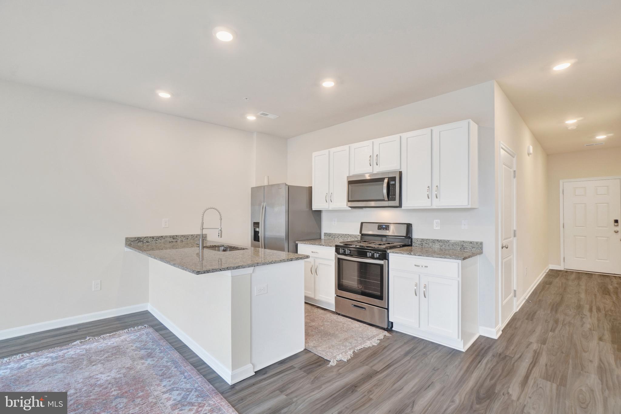 LOCUST RUN - Residential