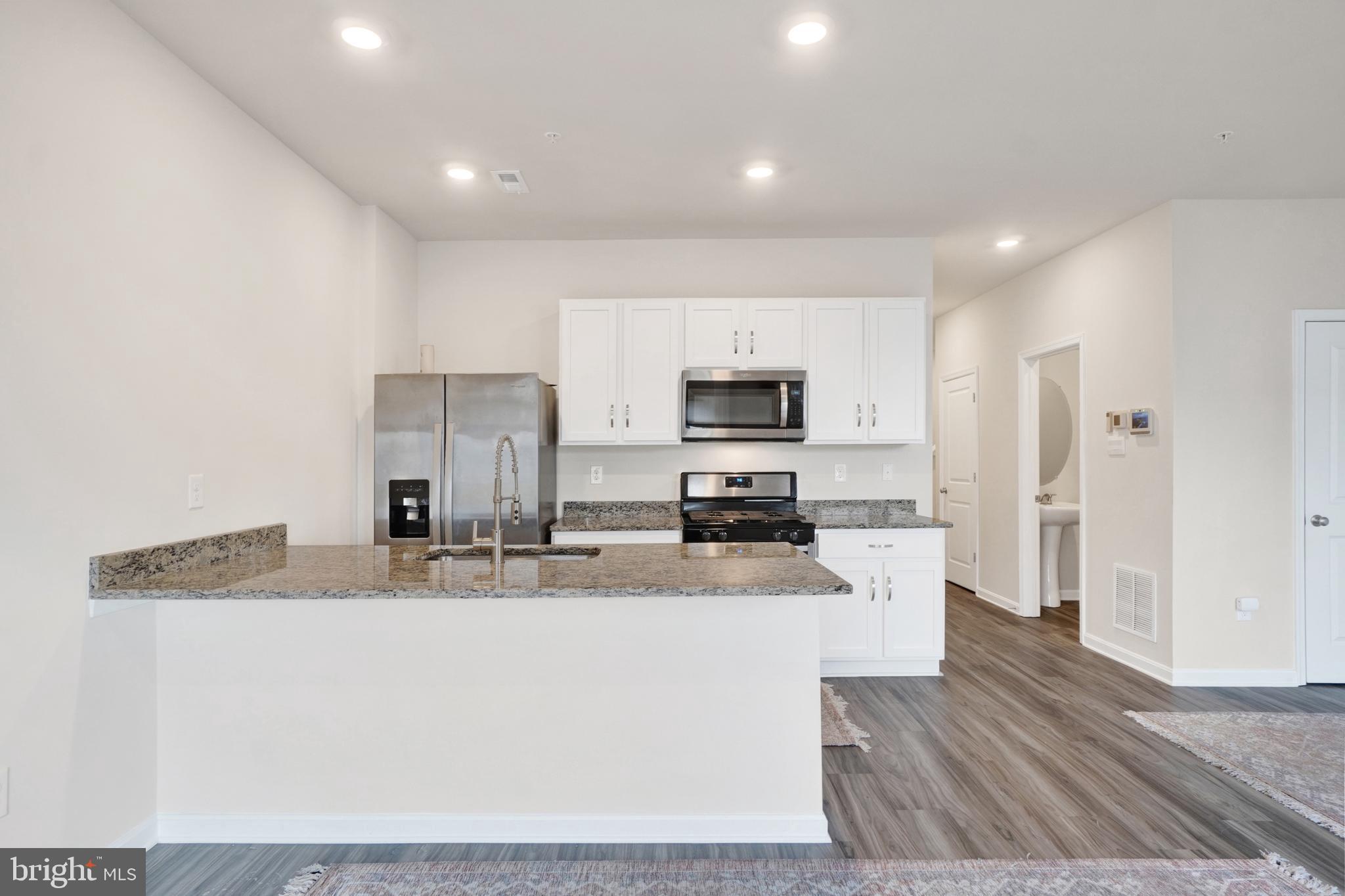 LOCUST RUN - Residential