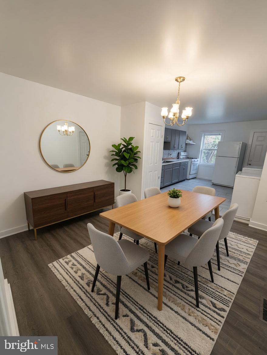 HOLLINS MARKET - Residential