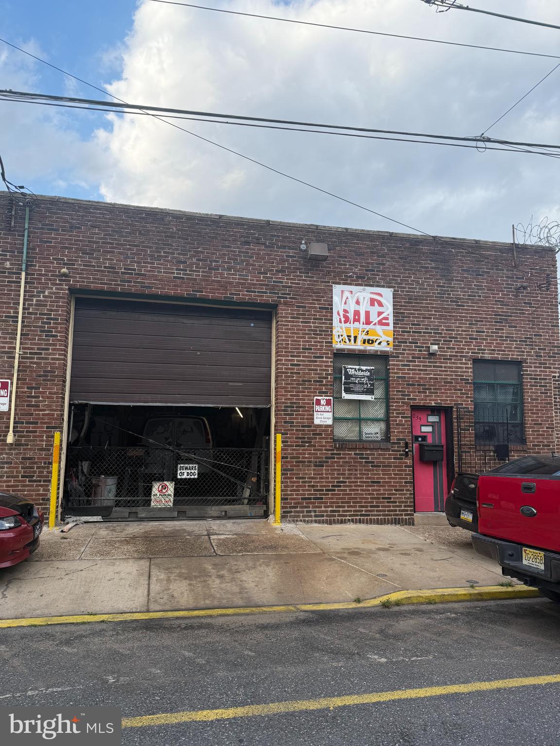 KENSINGTON - Commercial Sale