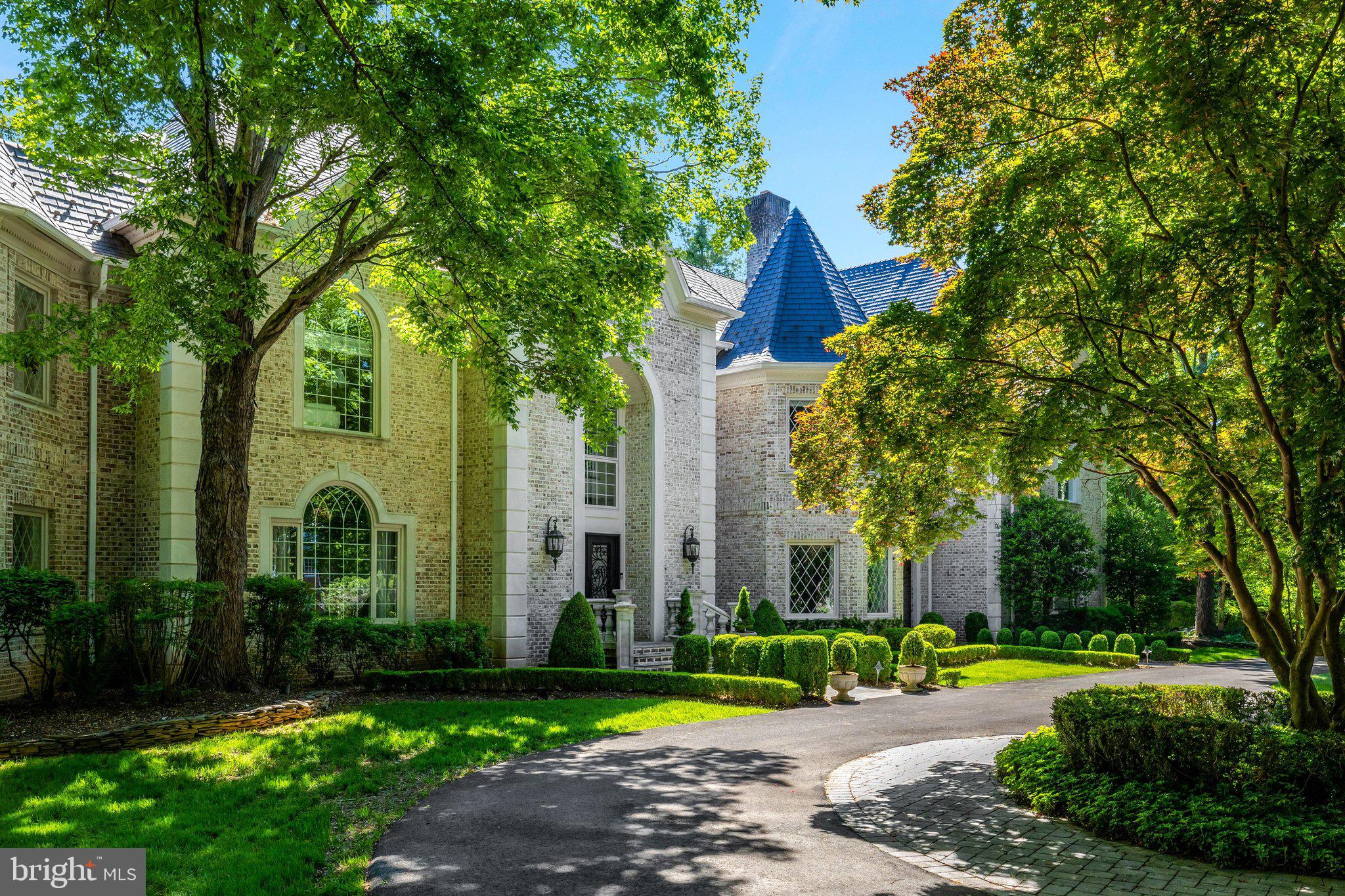 FALCON RIDGE - Residential