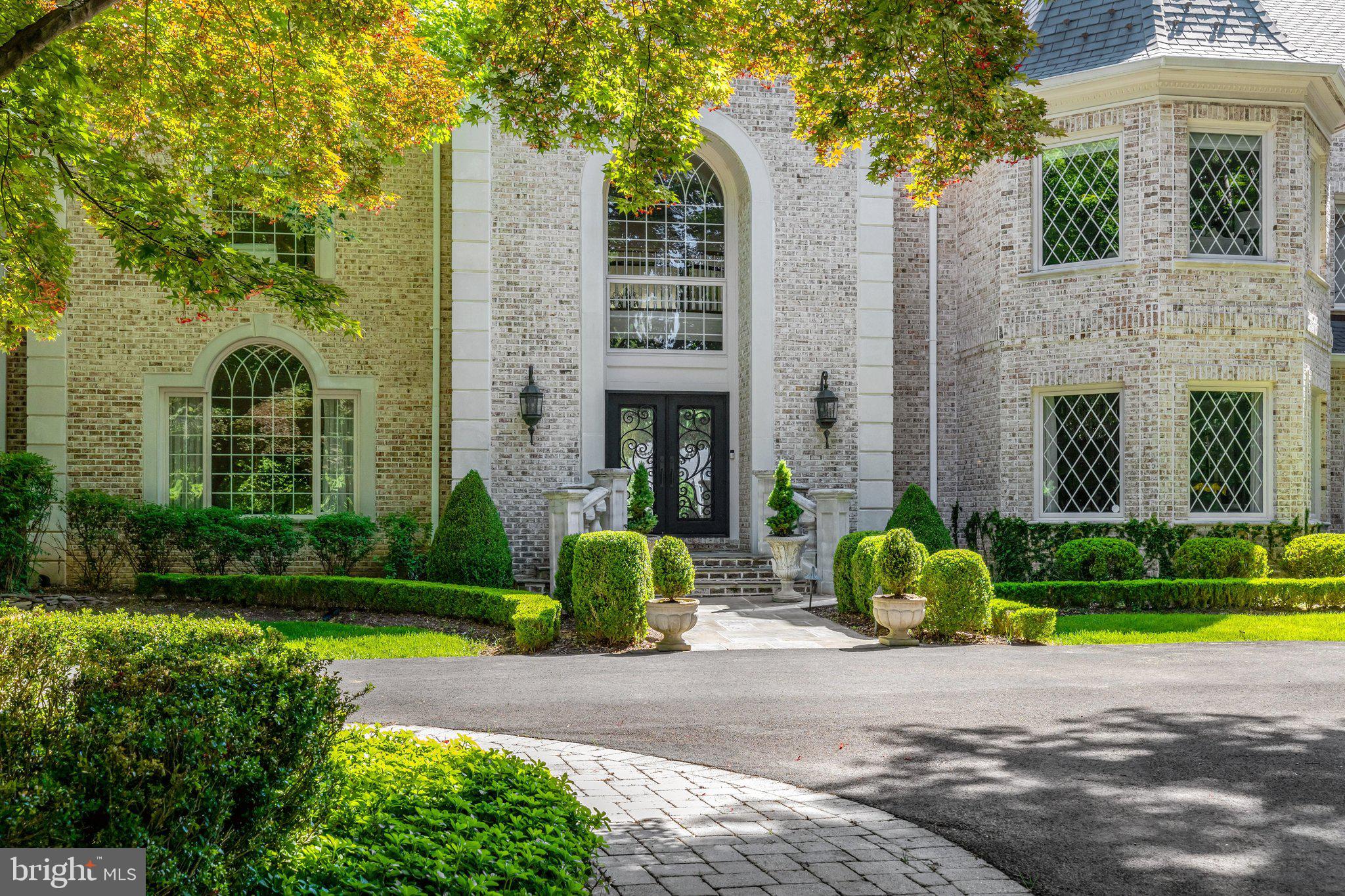 FALCON RIDGE - Residential