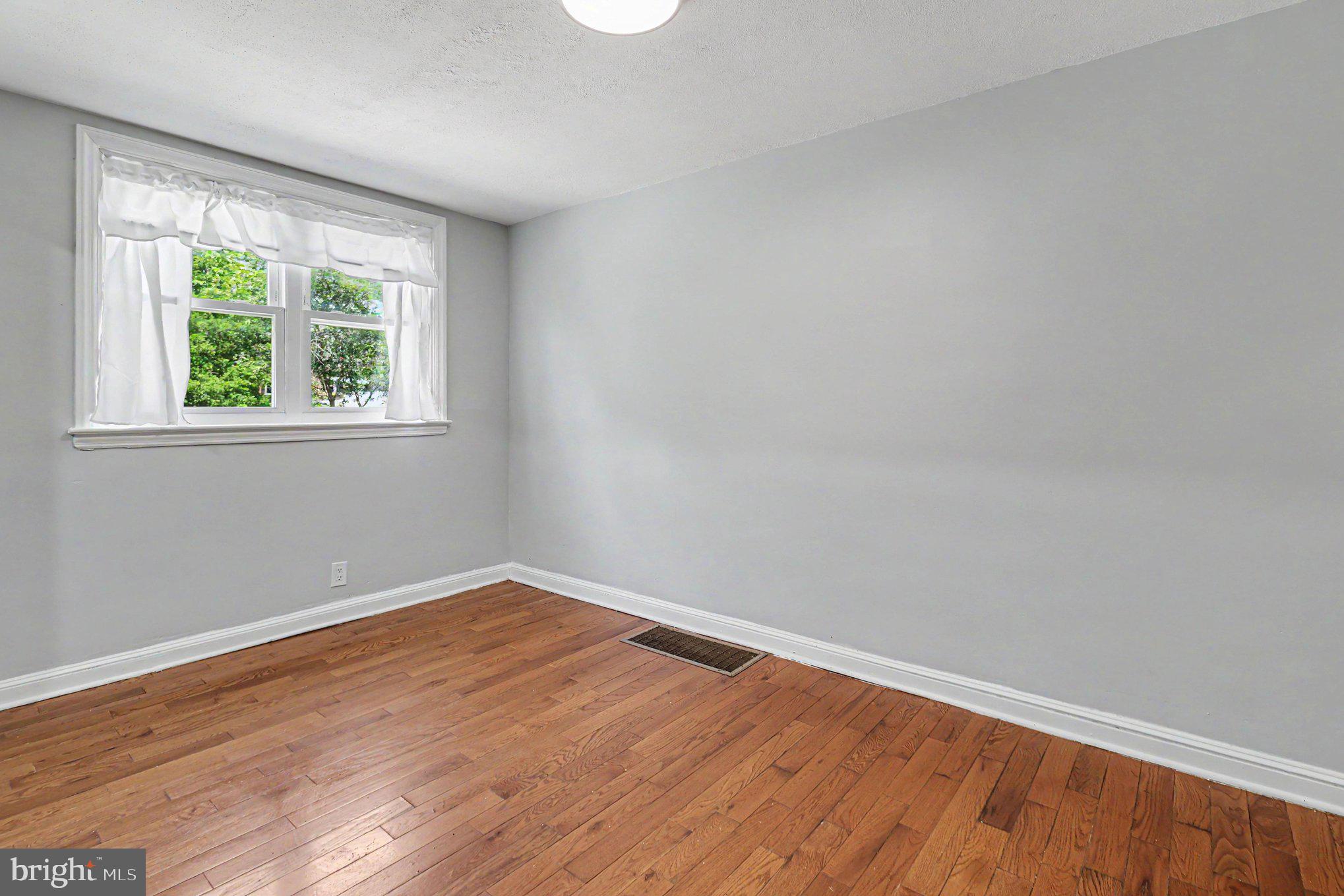 CLIFTON HEIGHTS - Residential