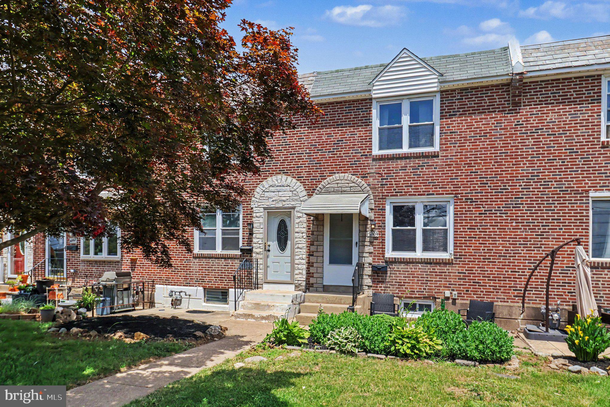 CLIFTON HEIGHTS - Residential