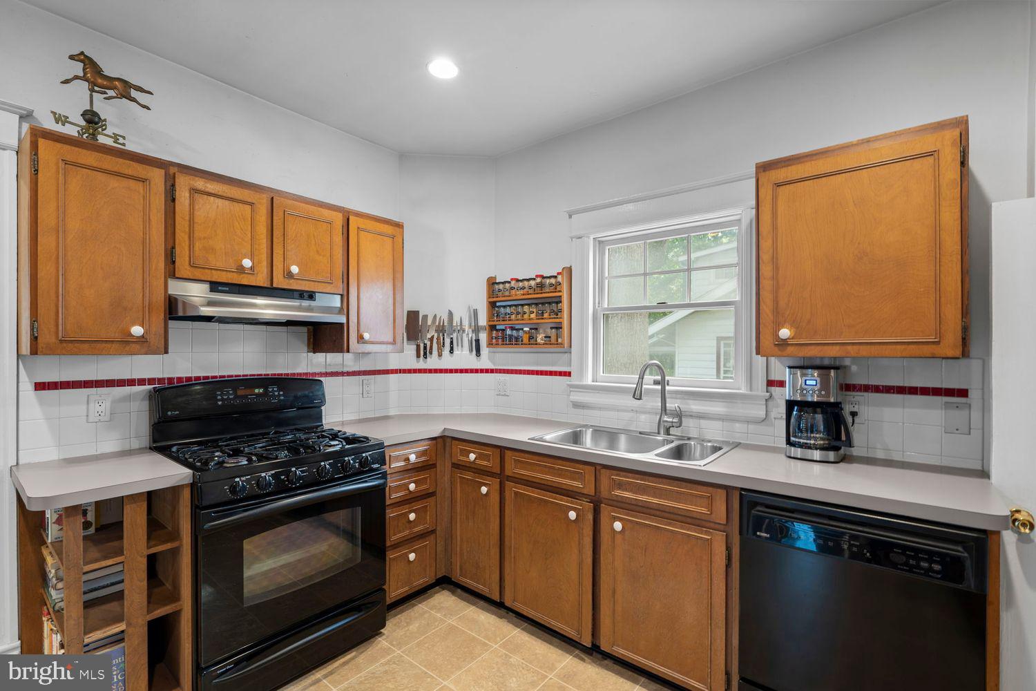 HYATTSVILLE - Residential