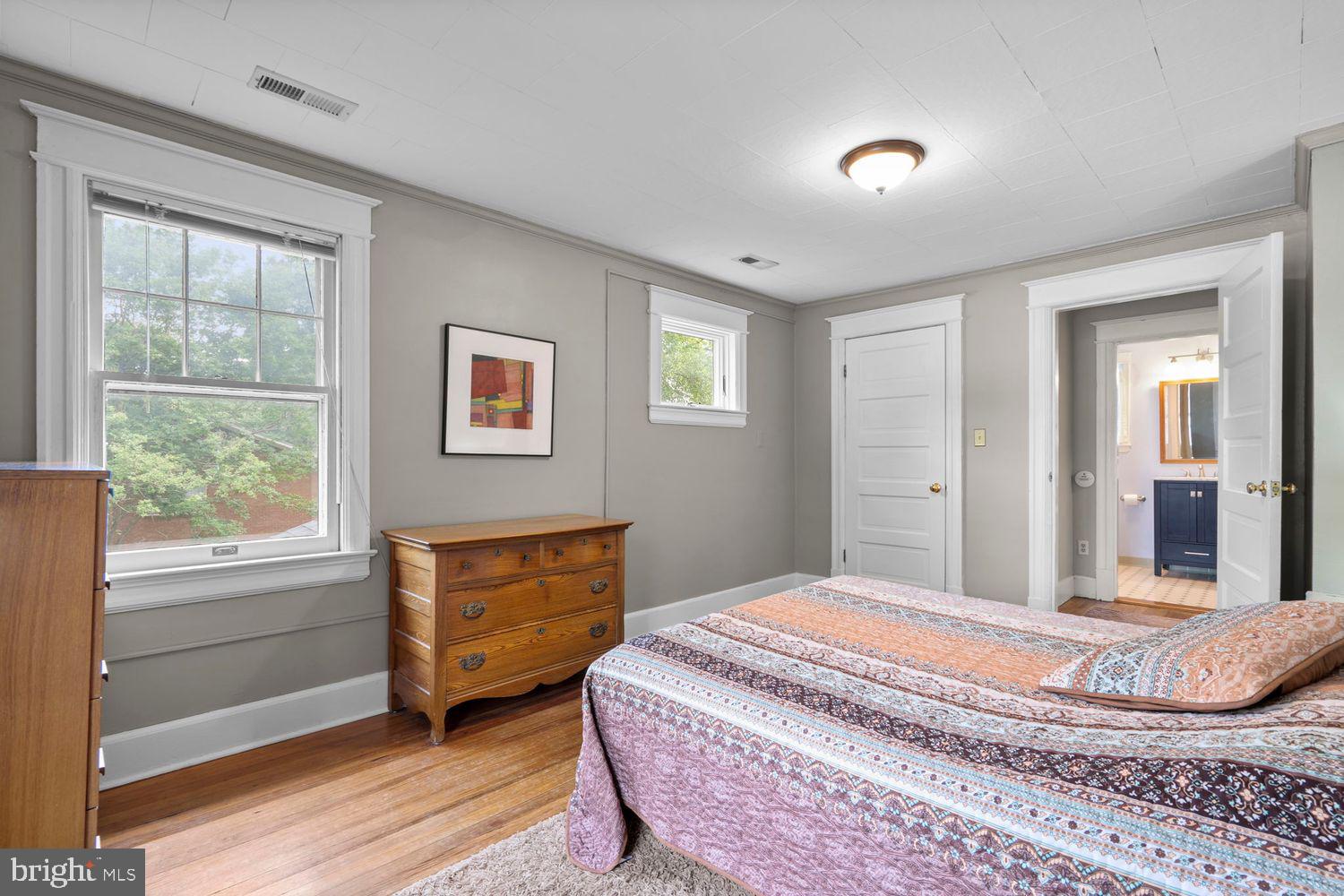 HYATTSVILLE - Residential