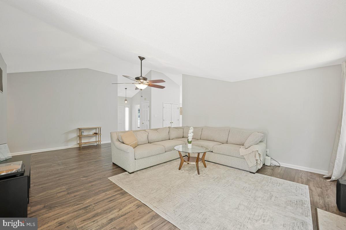 KINGS GRANT LA PLATA - Residential