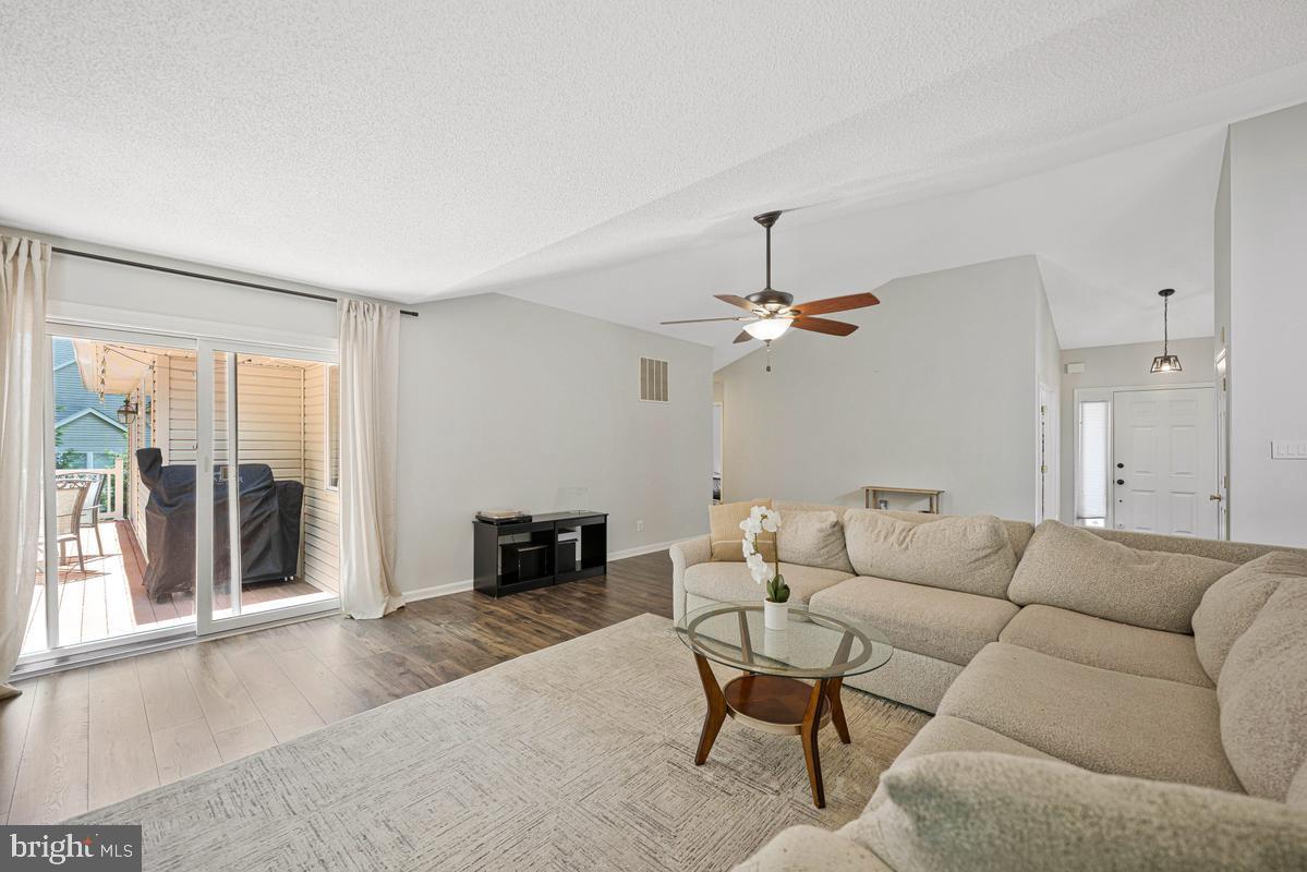 KINGS GRANT LA PLATA - Residential