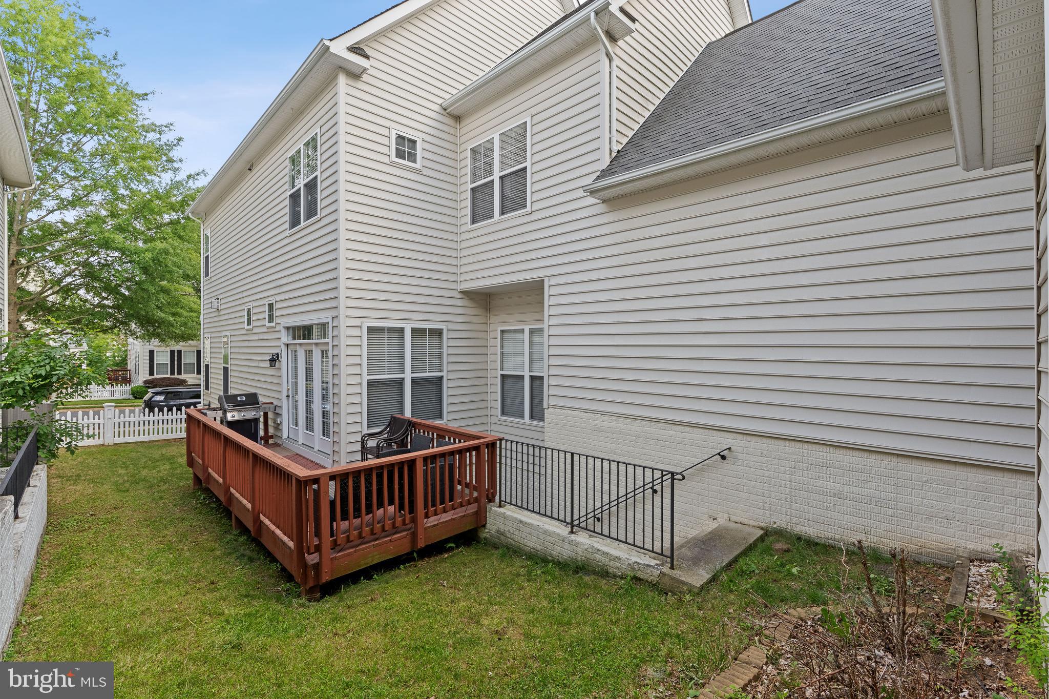 LAKE POINT ROUND HILL - Residential