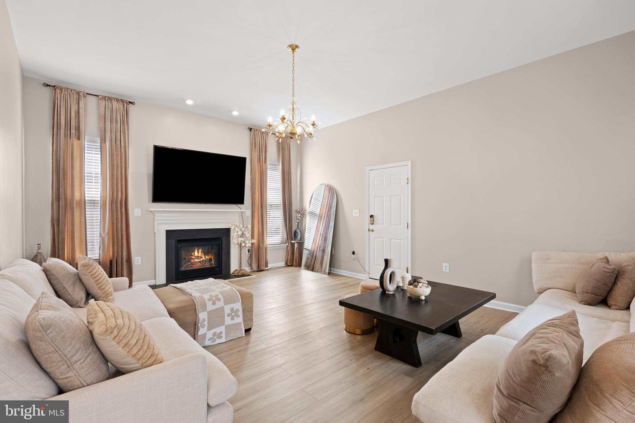 LAKE POINT ROUND HILL - Residential