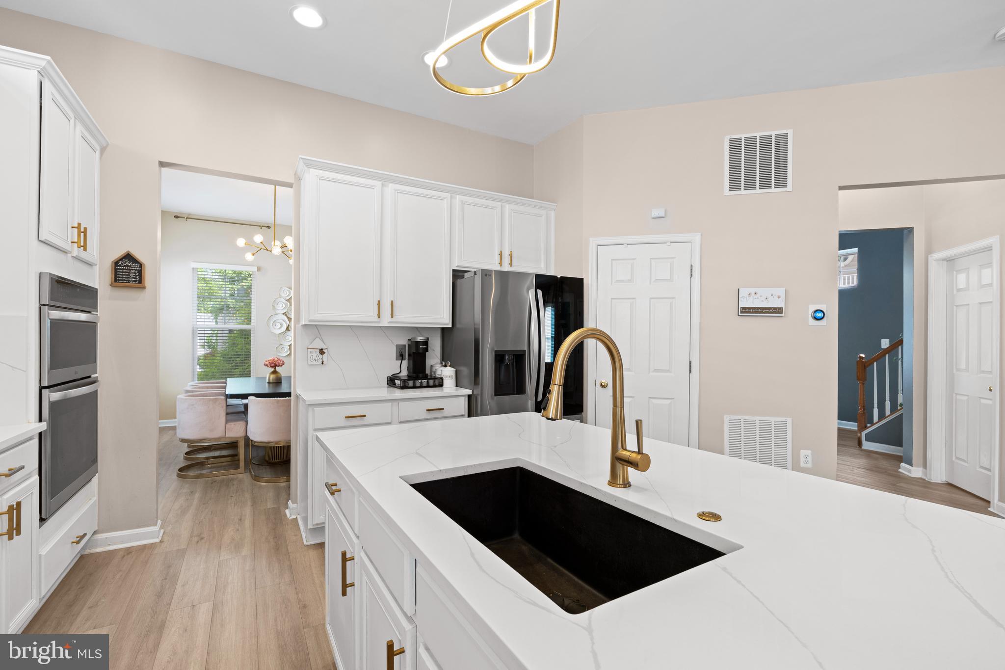 LAKE POINT ROUND HILL - Residential