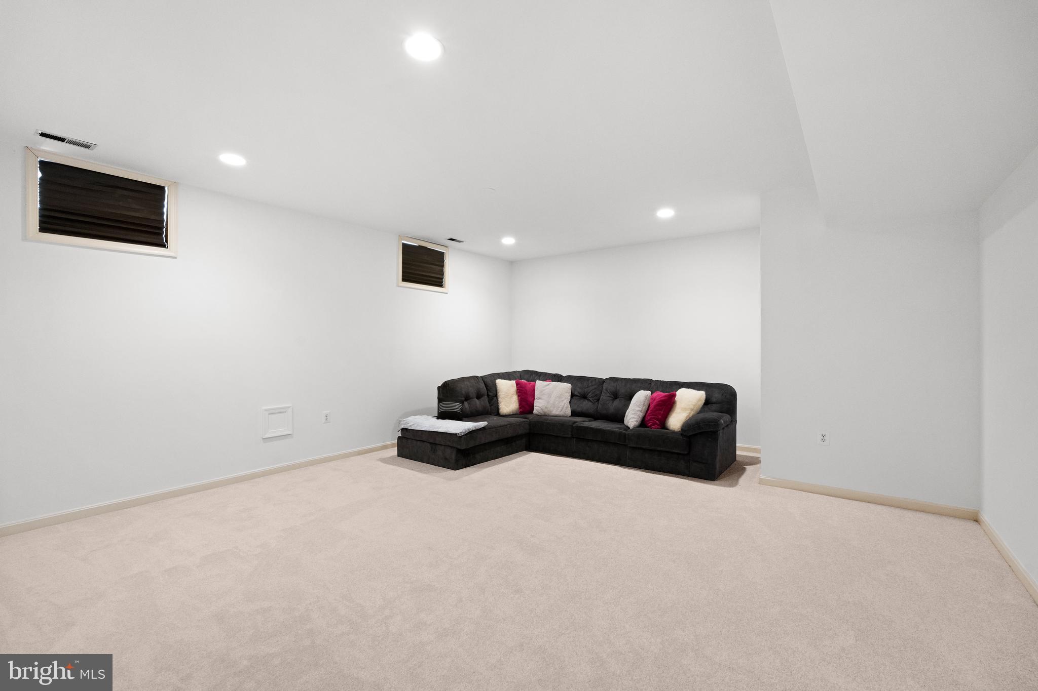 LAKE POINT ROUND HILL - Residential