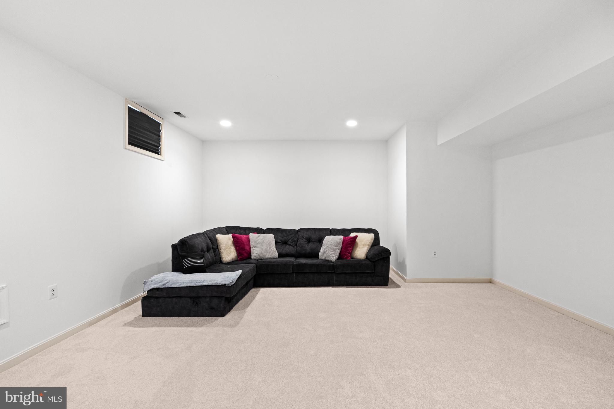 LAKE POINT ROUND HILL - Residential