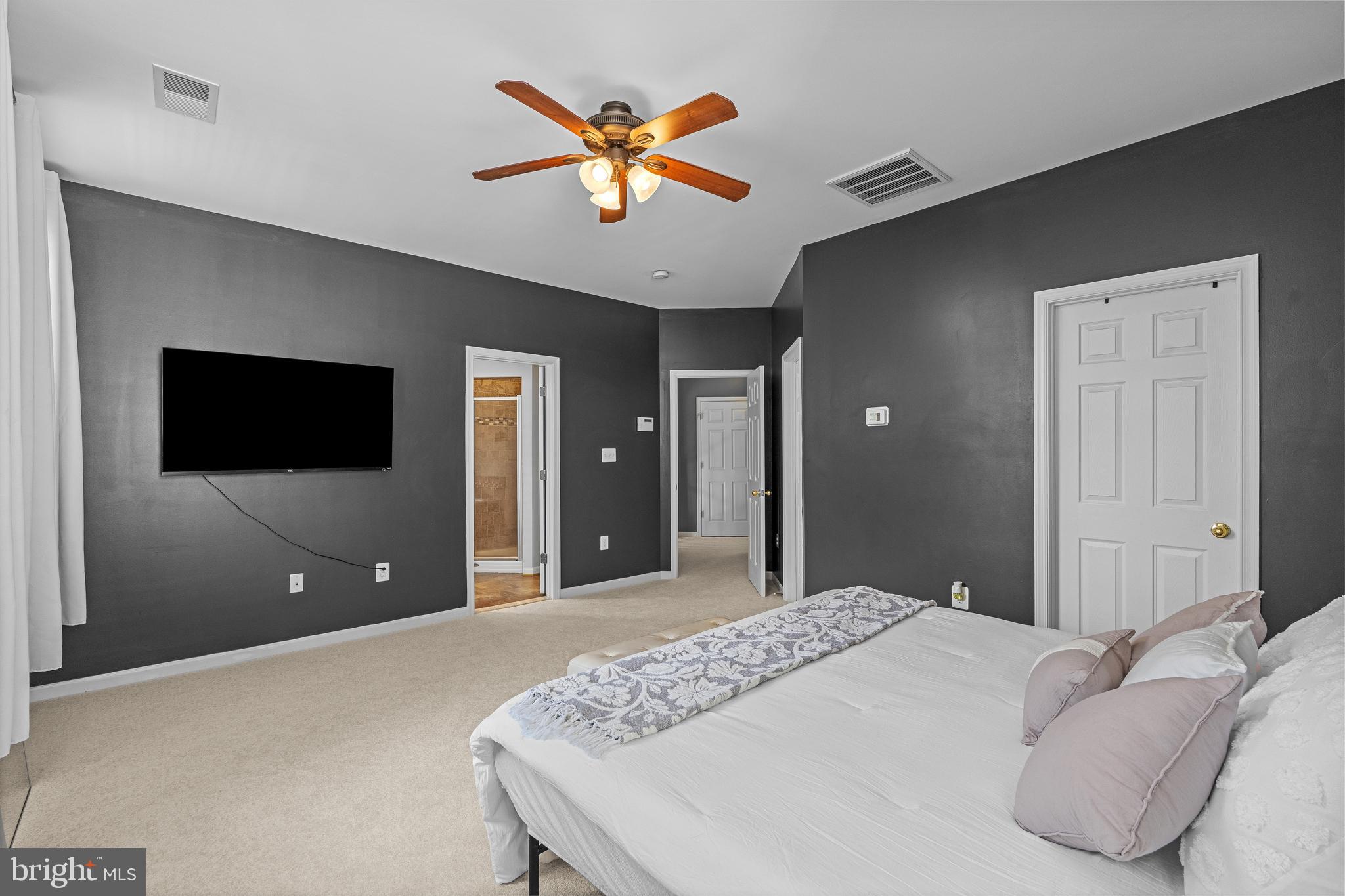 LAKE POINT ROUND HILL - Residential