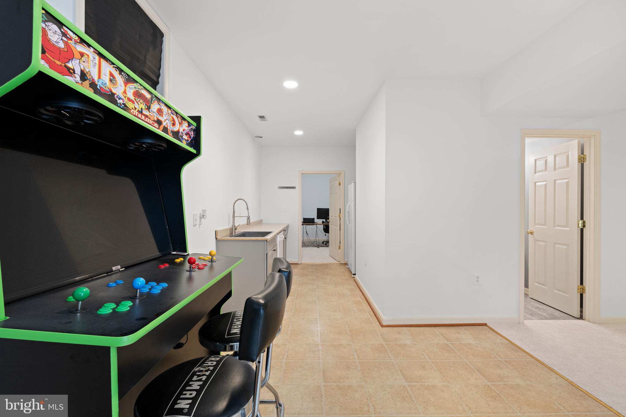 LAKE POINT ROUND HILL - Residential