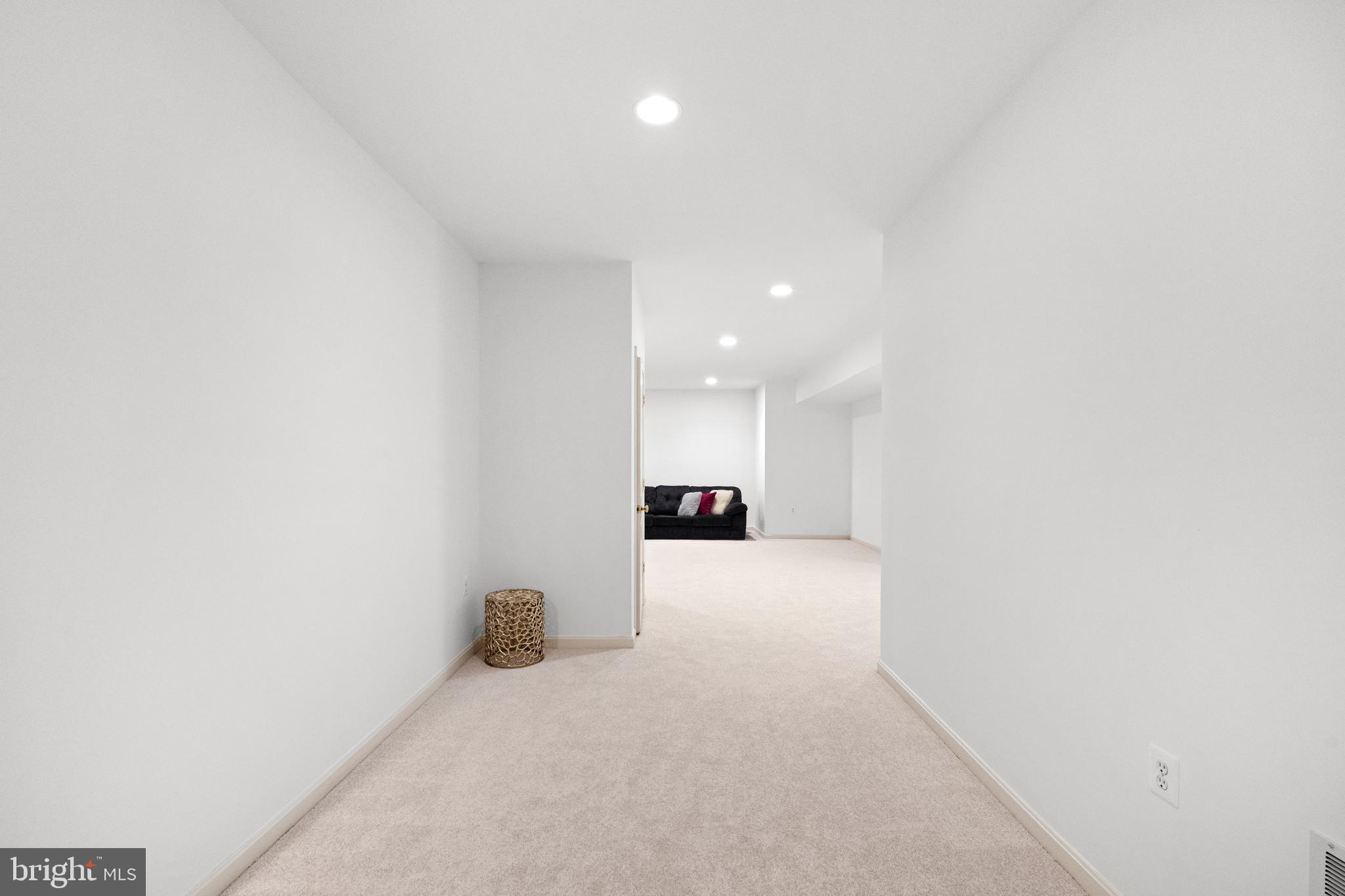 LAKE POINT ROUND HILL - Residential