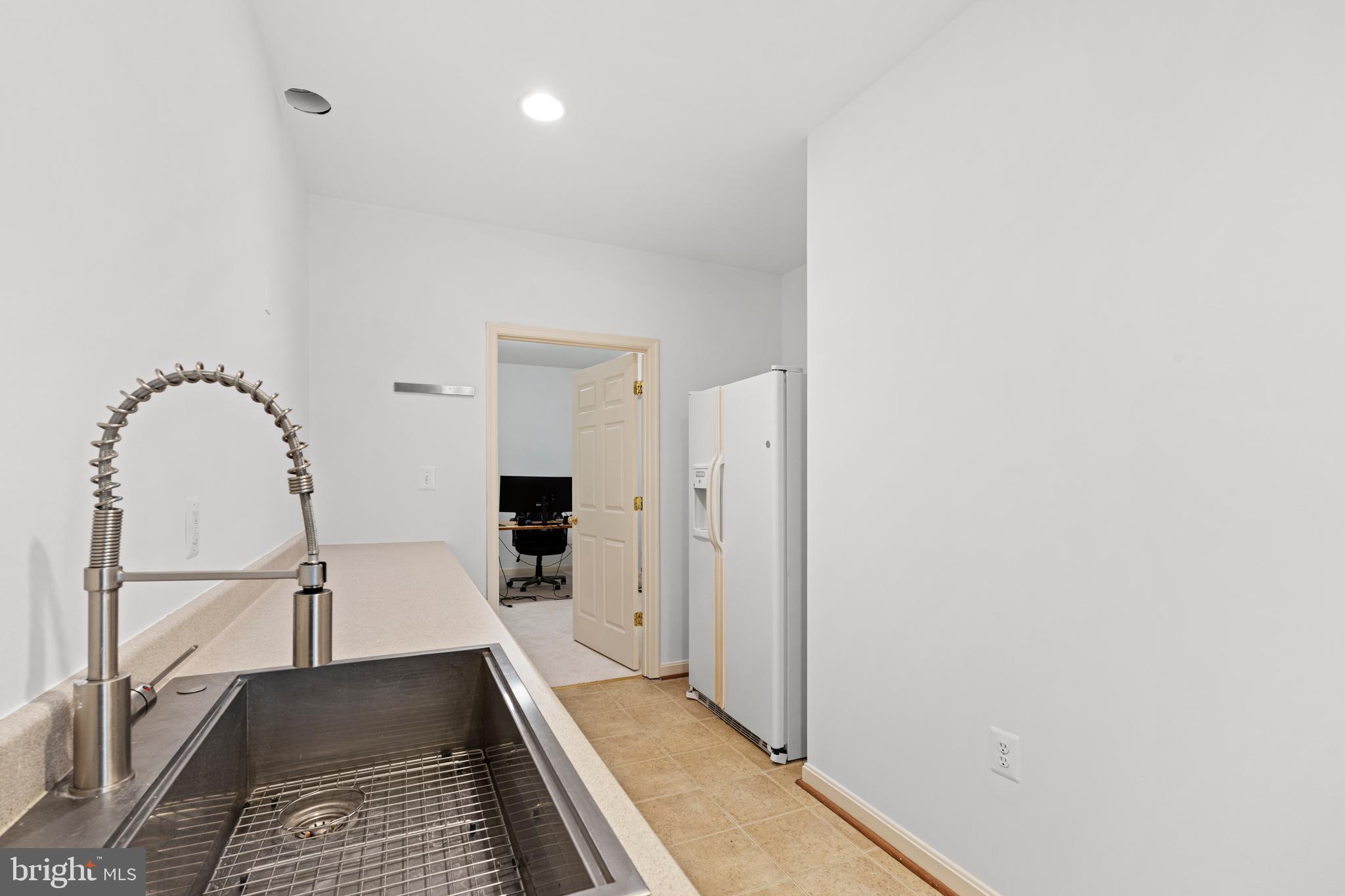 LAKE POINT ROUND HILL - Residential