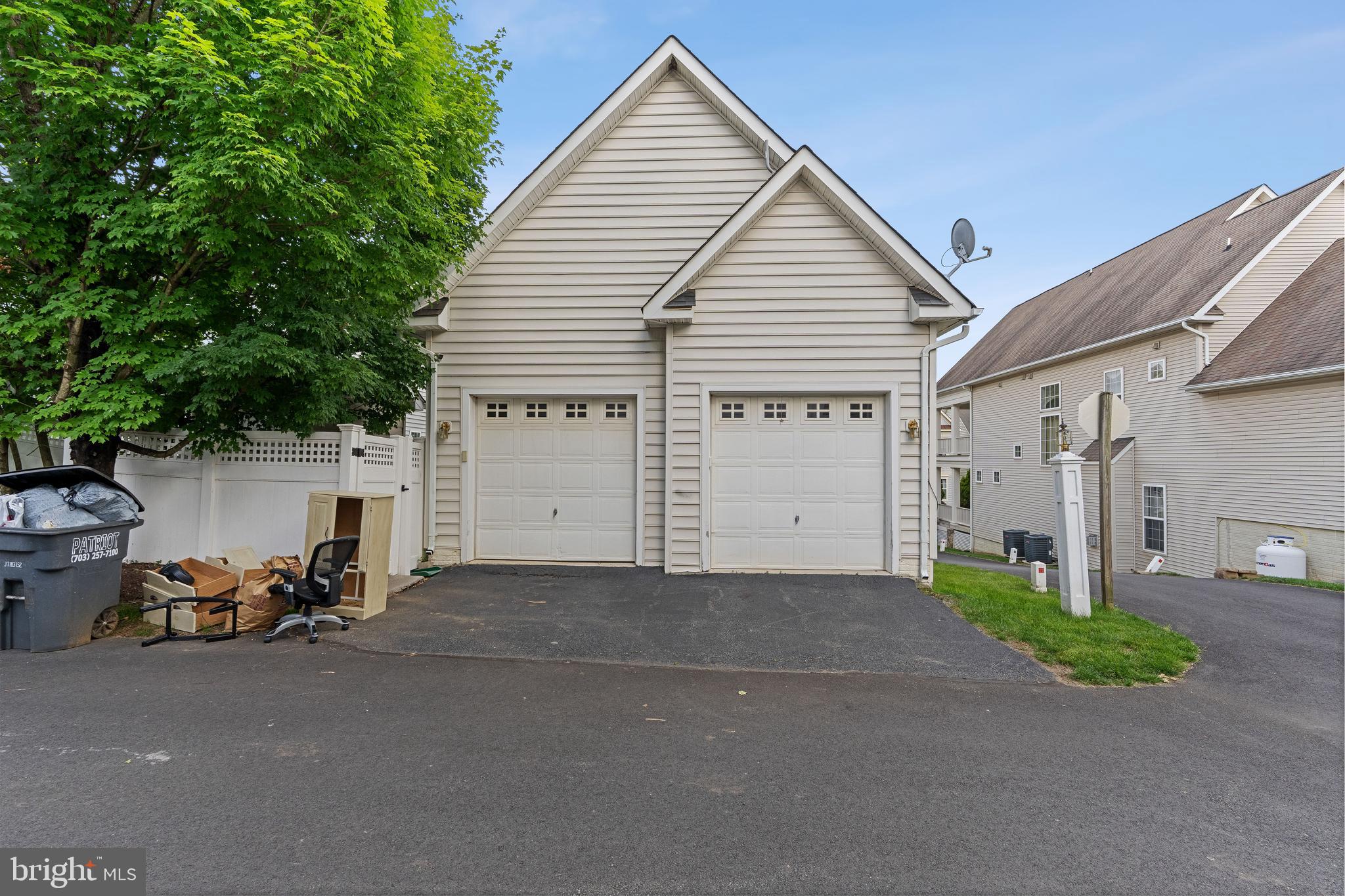 LAKE POINT ROUND HILL - Residential