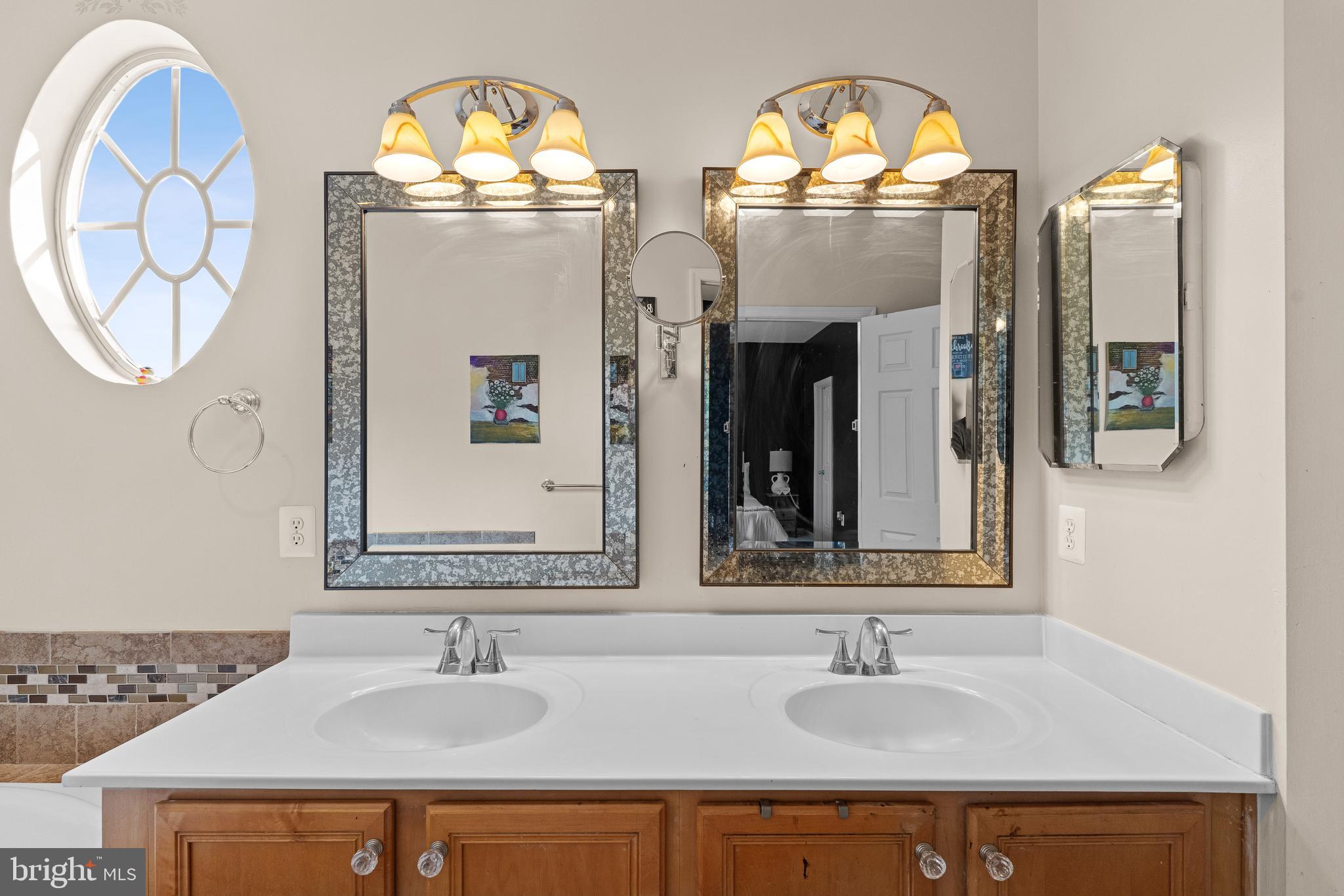 LAKE POINT ROUND HILL - Residential