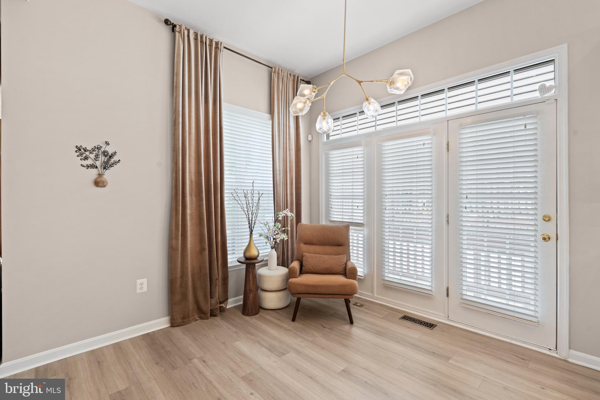 LAKE POINT ROUND HILL - Residential