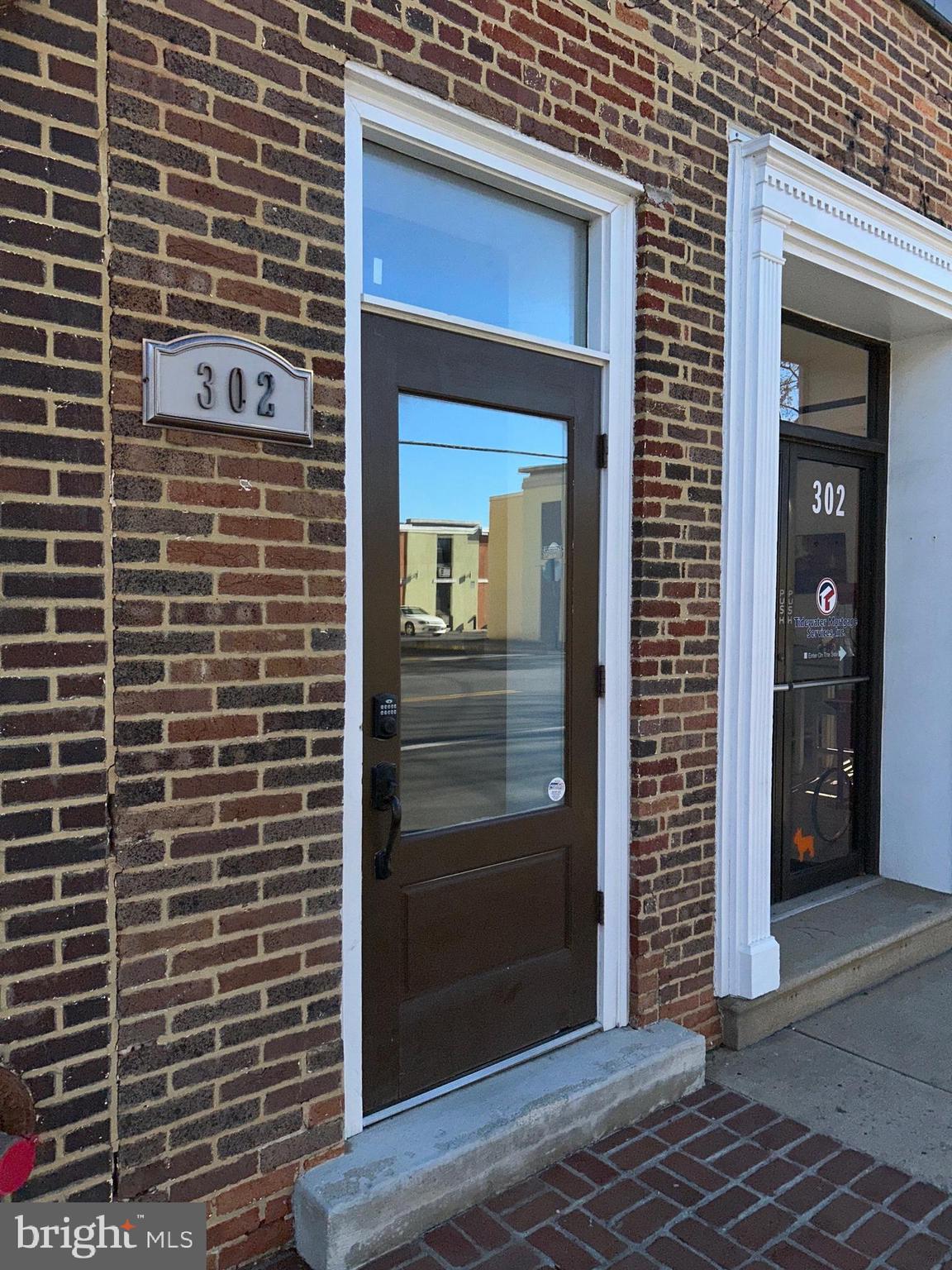Downtown 1bedroom, 1 bath apartment within 2 blocks of the downtown walking mall. All utilities are provided (electric, water, sewer, internet and satellite TV) move in an enjoy the location of historic downtown Winchester living. Walk to breweries, restaurants and entertainment. This unit allows for 1 off street parking spot. Dogs allowed on a case by case basis with additional pet deposit and rent.