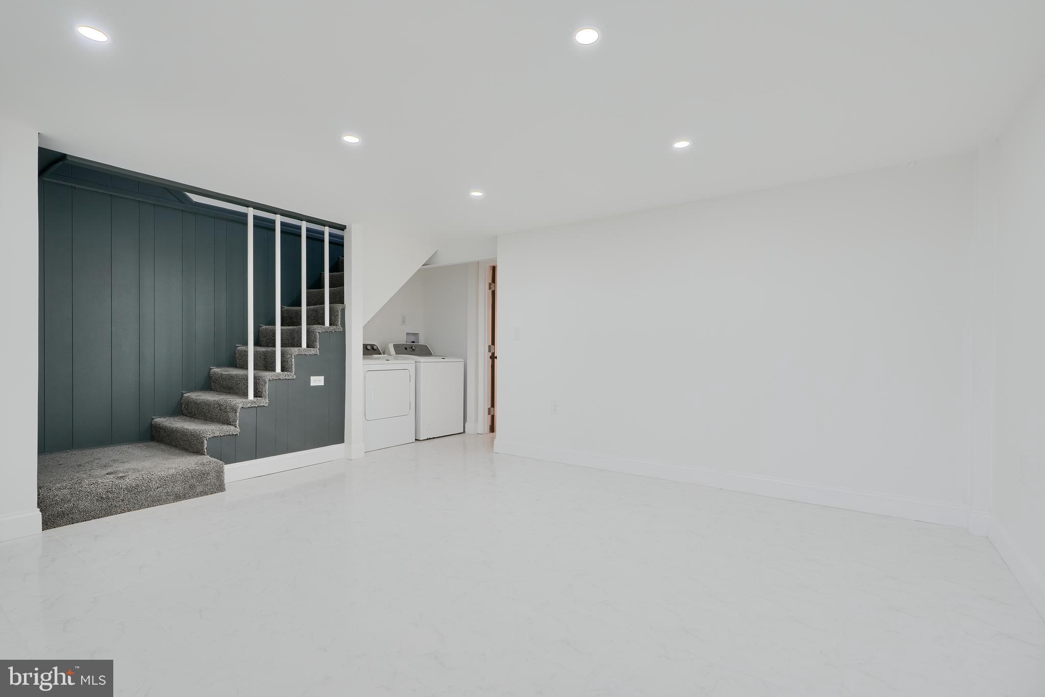 RAMBLEWOOD - Residential