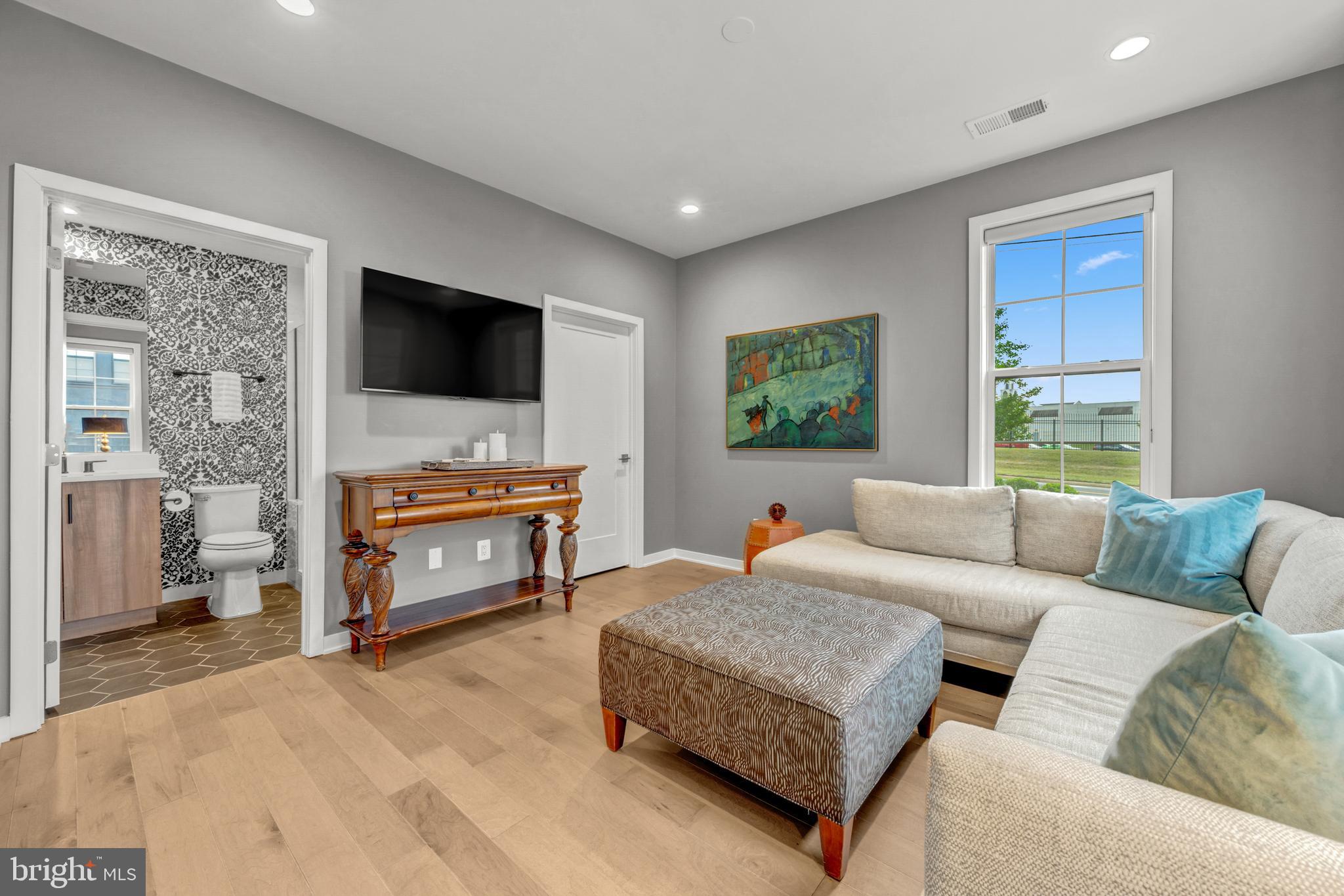REGENCY AT BELMONT - Residential