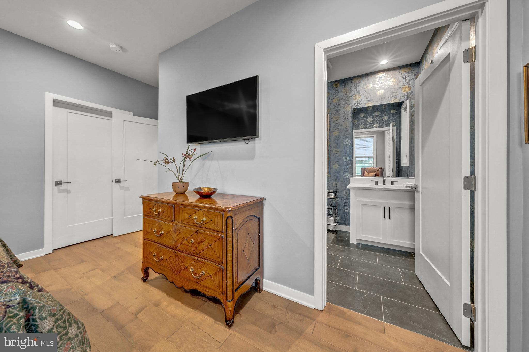 REGENCY AT BELMONT - Residential