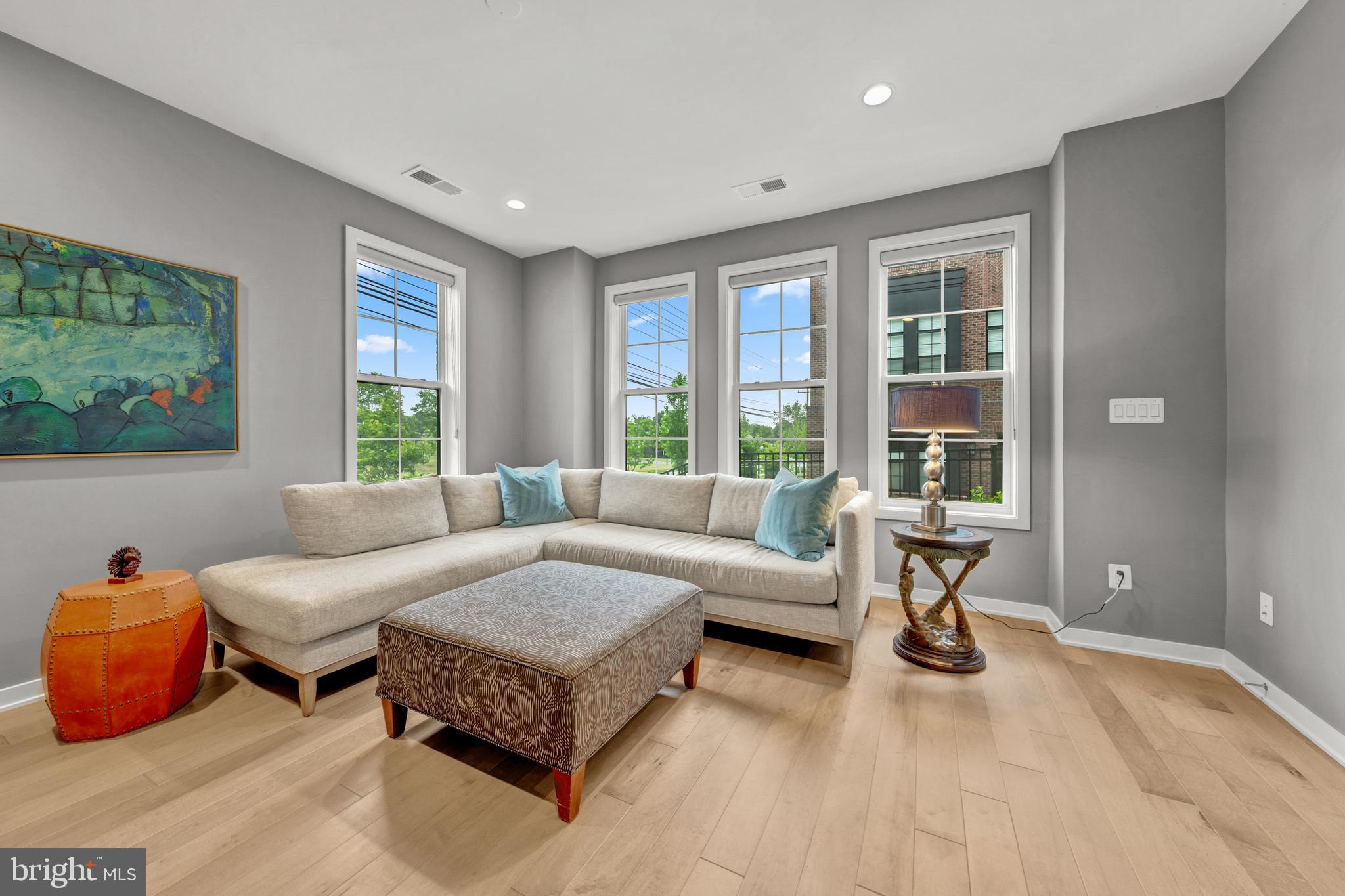 REGENCY AT BELMONT - Residential