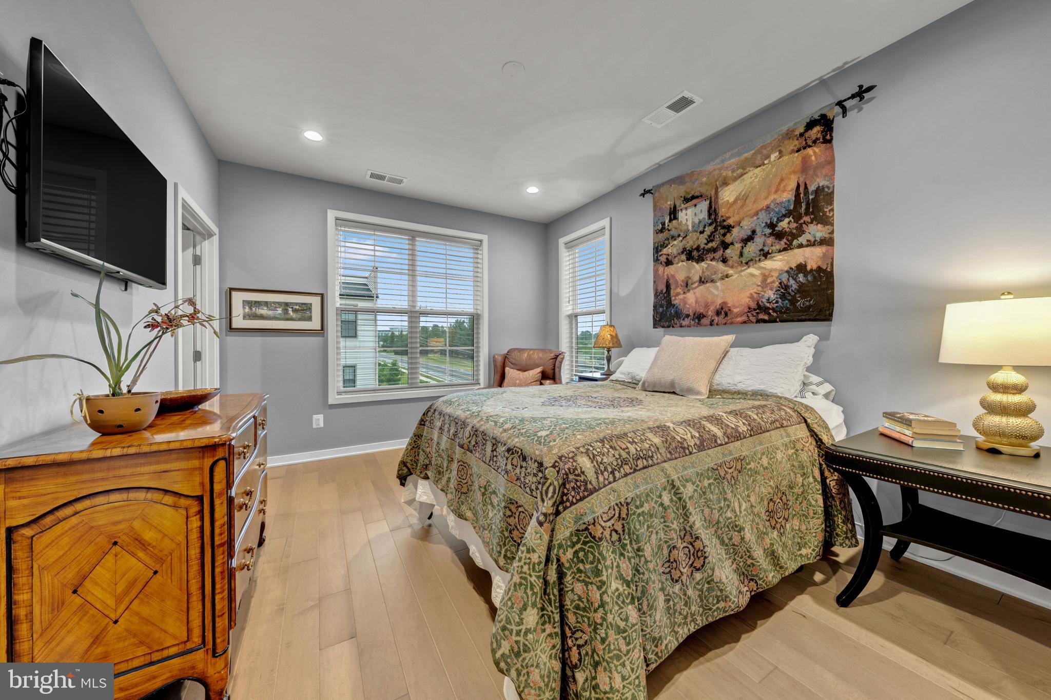REGENCY AT BELMONT - Residential