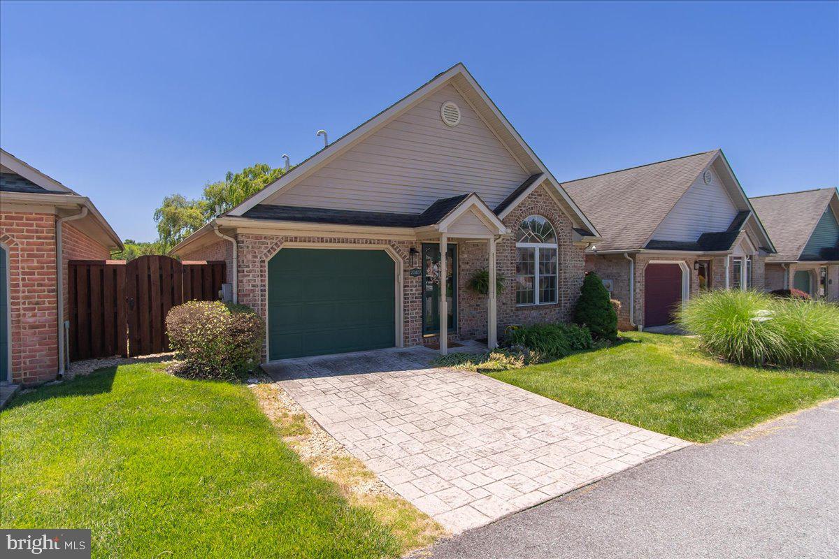 KINGS CREST - Residential