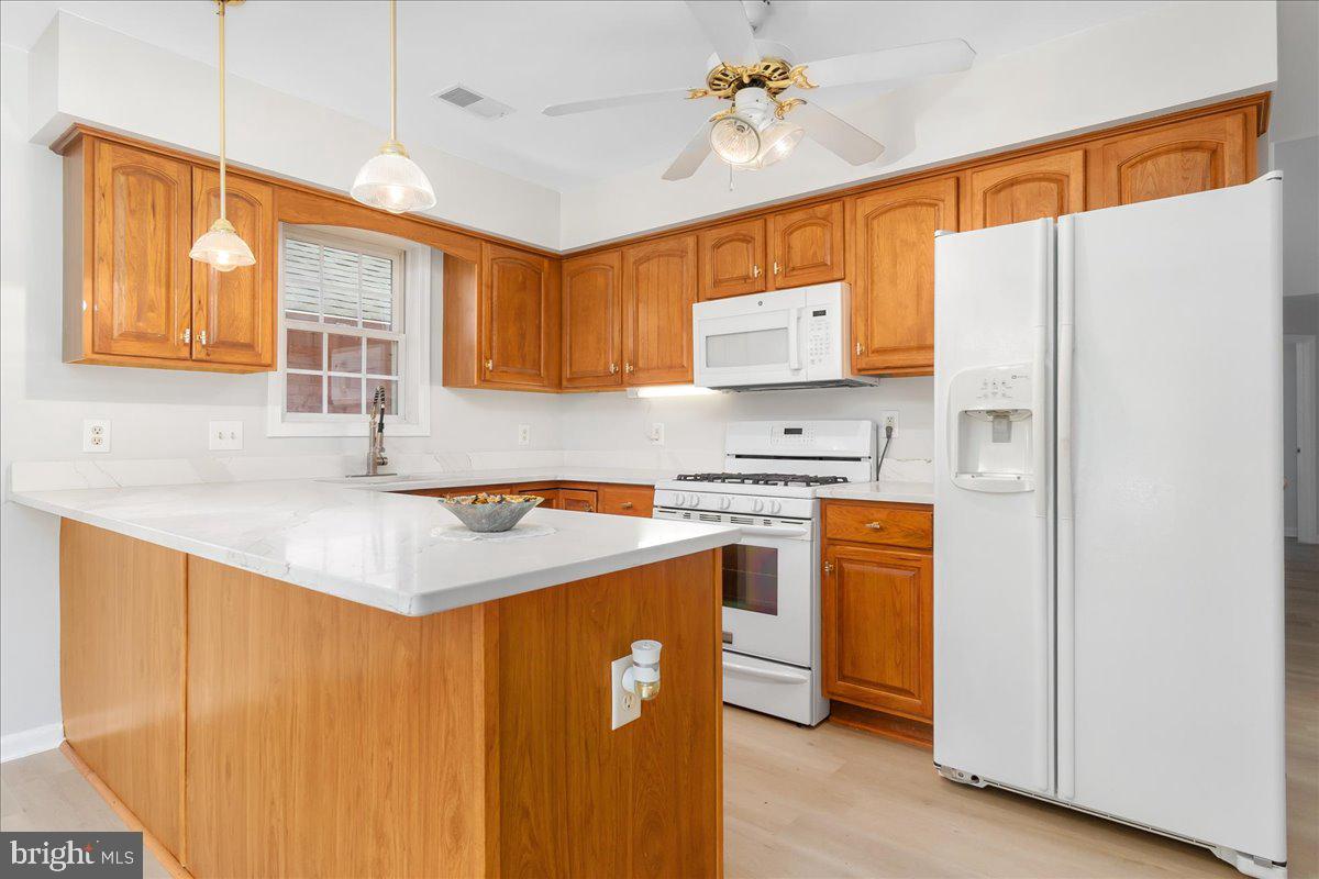 KINGS CREST - Residential