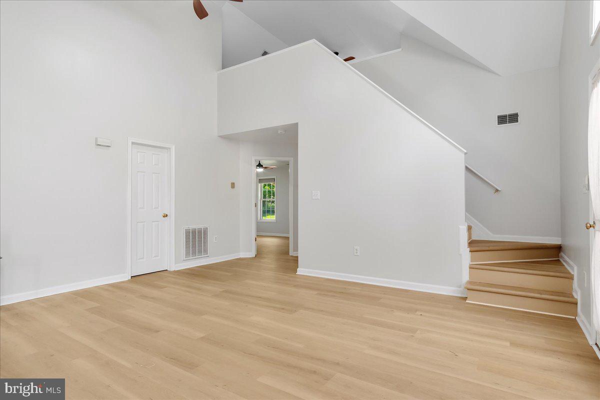 KINGS CREST - Residential
