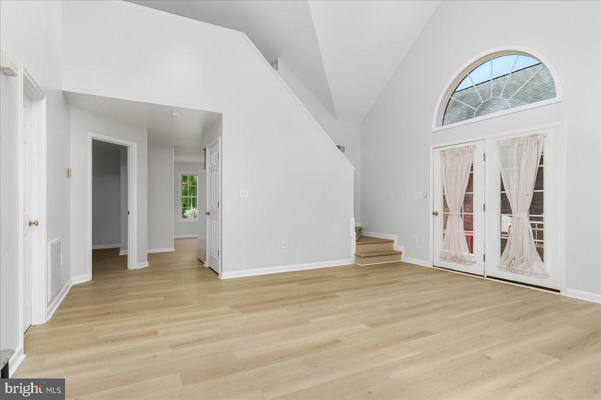 KINGS CREST - Residential