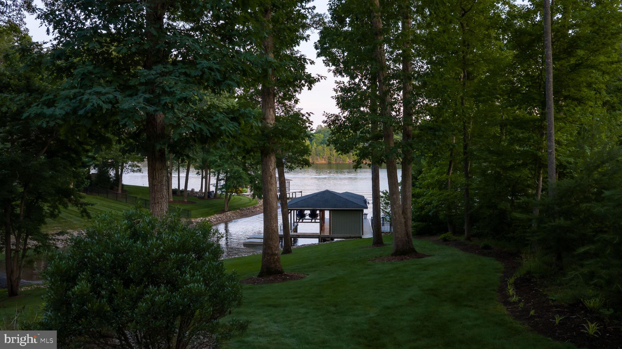 PLEASURE ISLAND - Residential