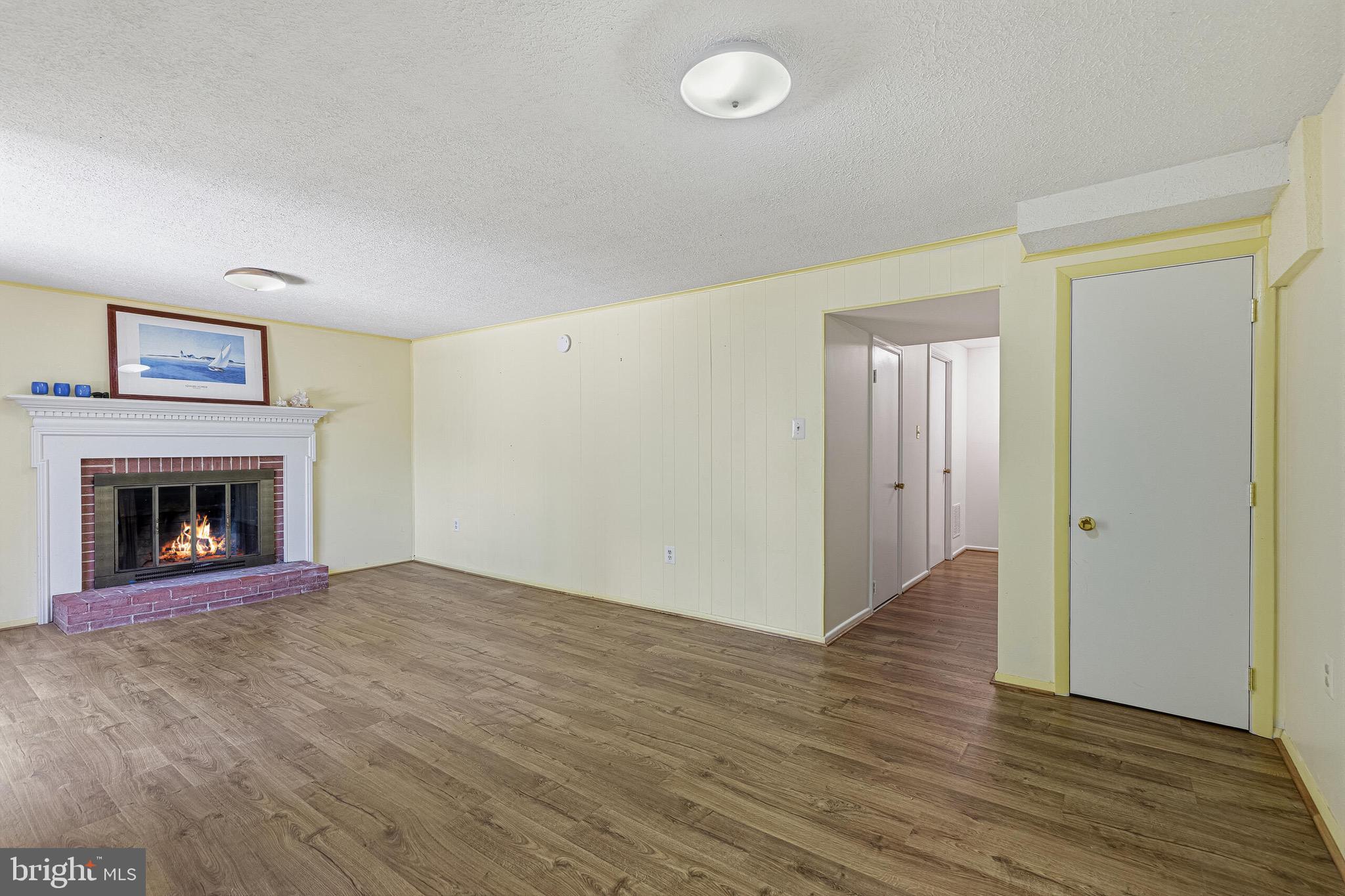 LAKE BRADDOCK - Residential