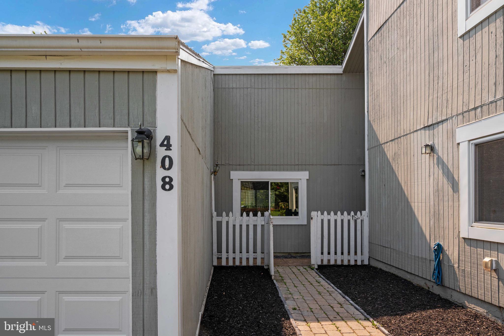 COURTS OF CHANDON - Residential
