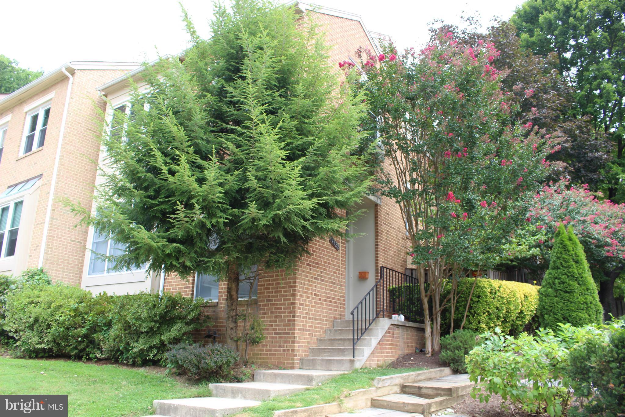 GREAT END UNIT TOWNHOUSE WITH MORE SPACE. GREAT LOCATION AT GROSVENOR METRO AND BELTWAY. NEAR NIH AND WALTER REED. FULL BASEMENT WITH BEDROOM, HALF BATH AND LAUNDRY. WOOD FLOORS IN LIVING AND DINING AREAS. FIREPLACE IN RECREATION ROOM IN BASEMENT.