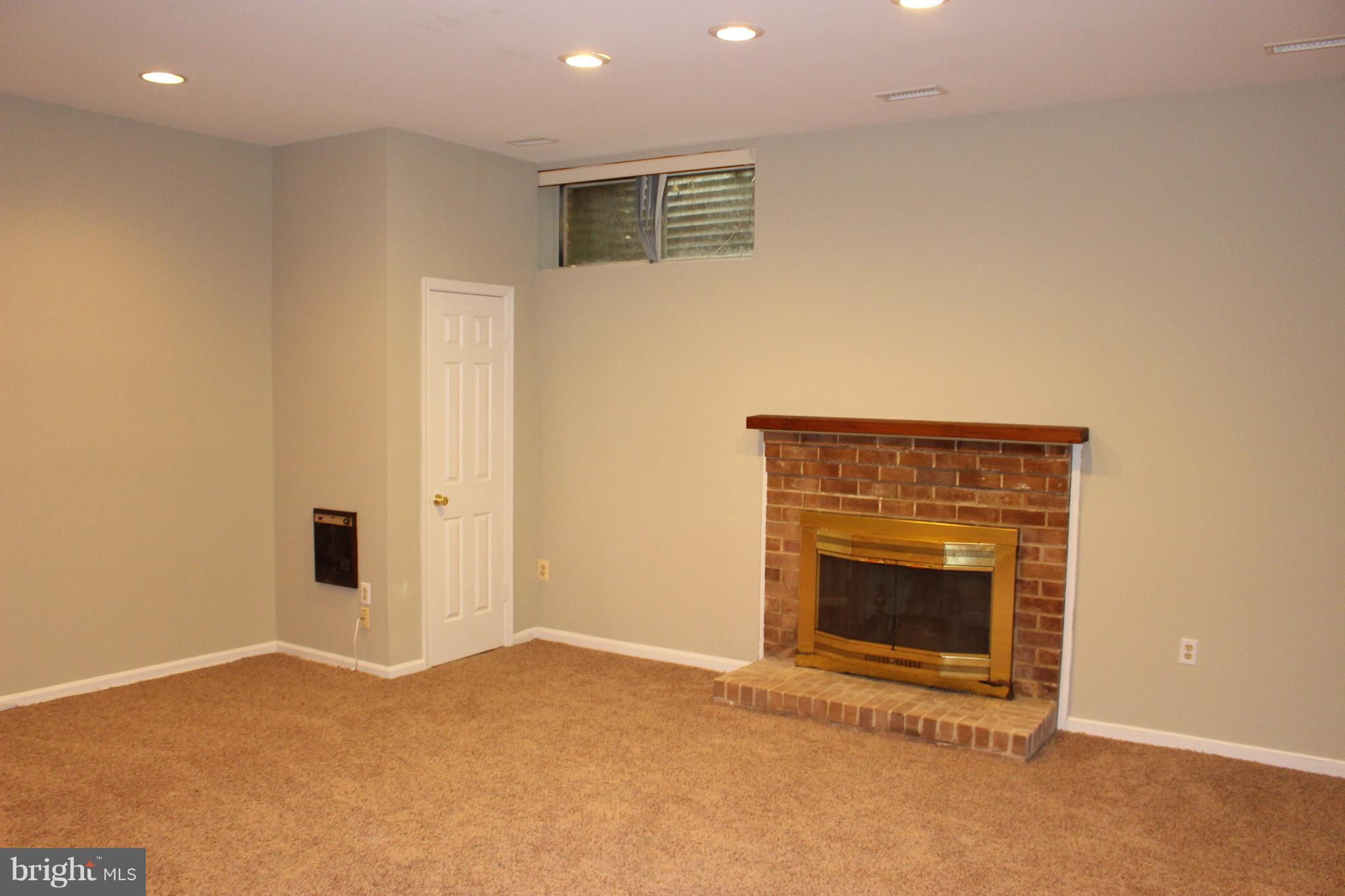 STONEYBROOK - Residential Lease