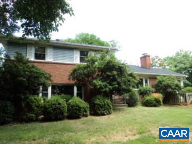 Large 3BR / 3BA single family home in Glenorchy across from Martha Jefferson Hospital.  Home sits on a very private lot at the end of a cul-de-sac.  Features an attached 2 car garage, hardwood floors, two working fireplaces with a wood stove, A/C, and light filled sunroom leading to swimming pool.   Currently tenant occupied.  Must give current tenants a minimum of 24 hours notice for showing.