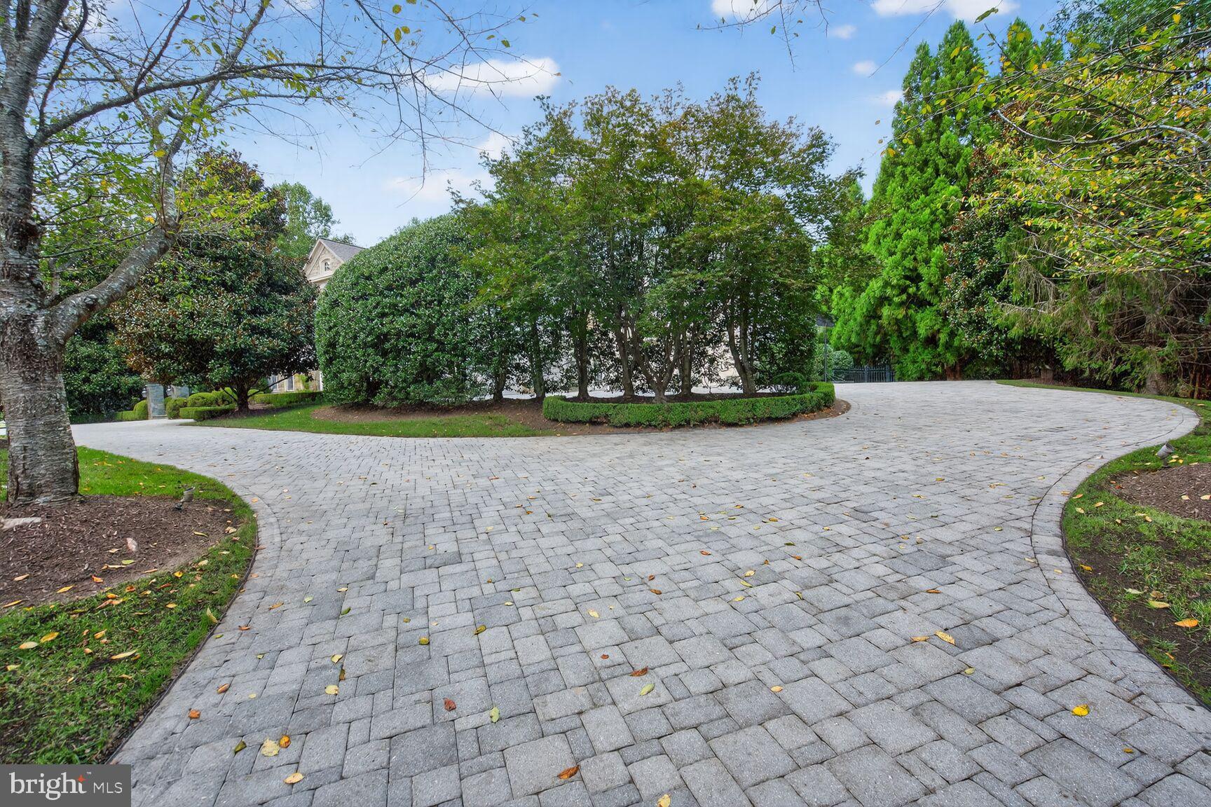 GREAT FALLS VILLAGE CENTRE - Residential