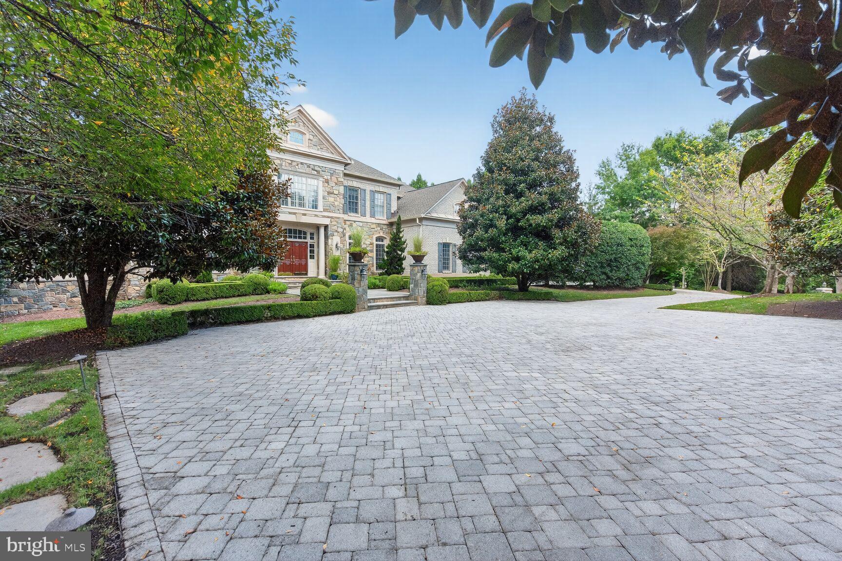 GREAT FALLS VILLAGE CENTRE - Residential